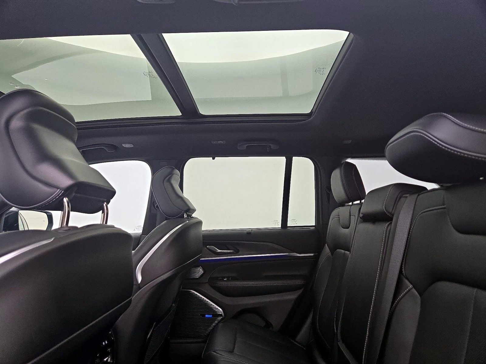 2023 Jeep Grand Cherokee Overland 4xe - Photo 25