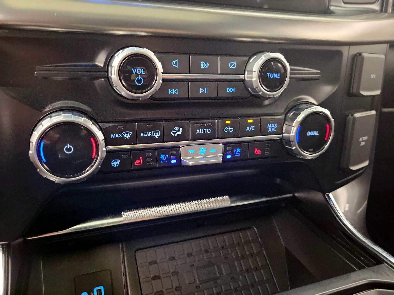 2023 Ford F-150 Lariat - Photo 18
