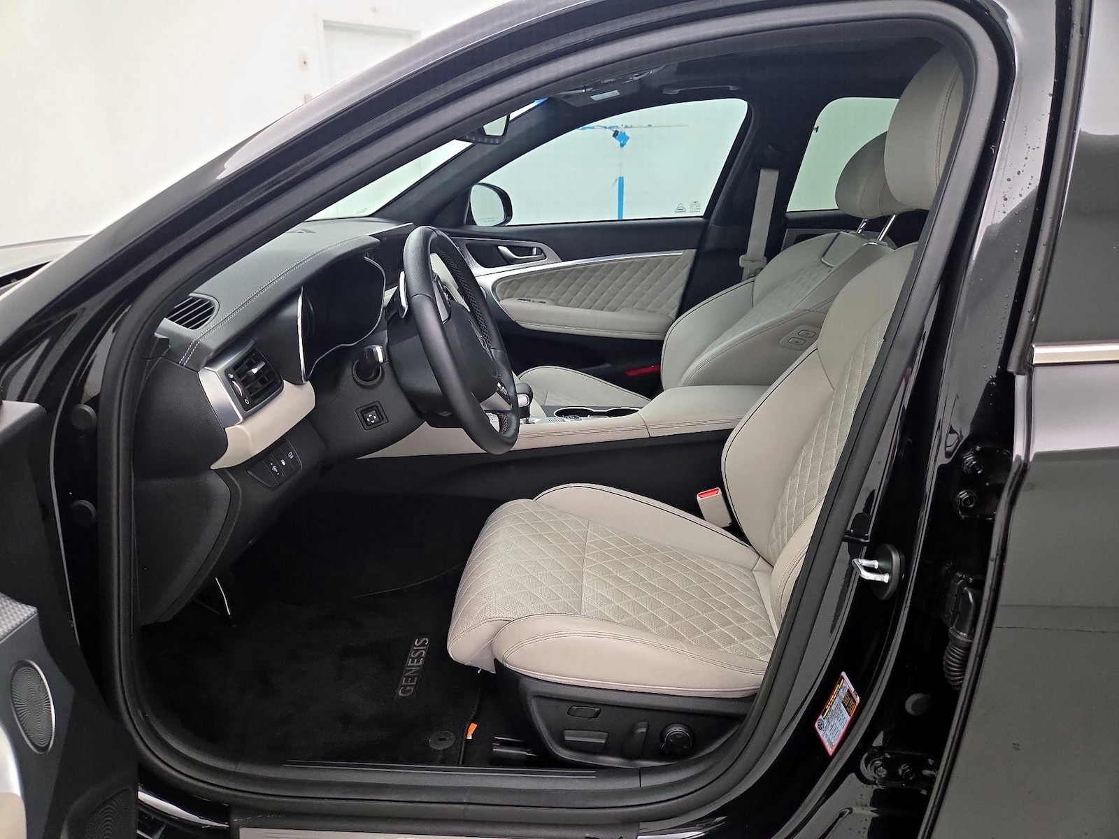 2023 GENESIS G70 Standard - Photo 12