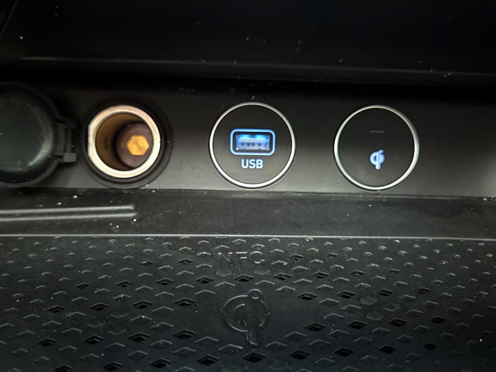 2023 GENESIS G70 Standard - Photo 20