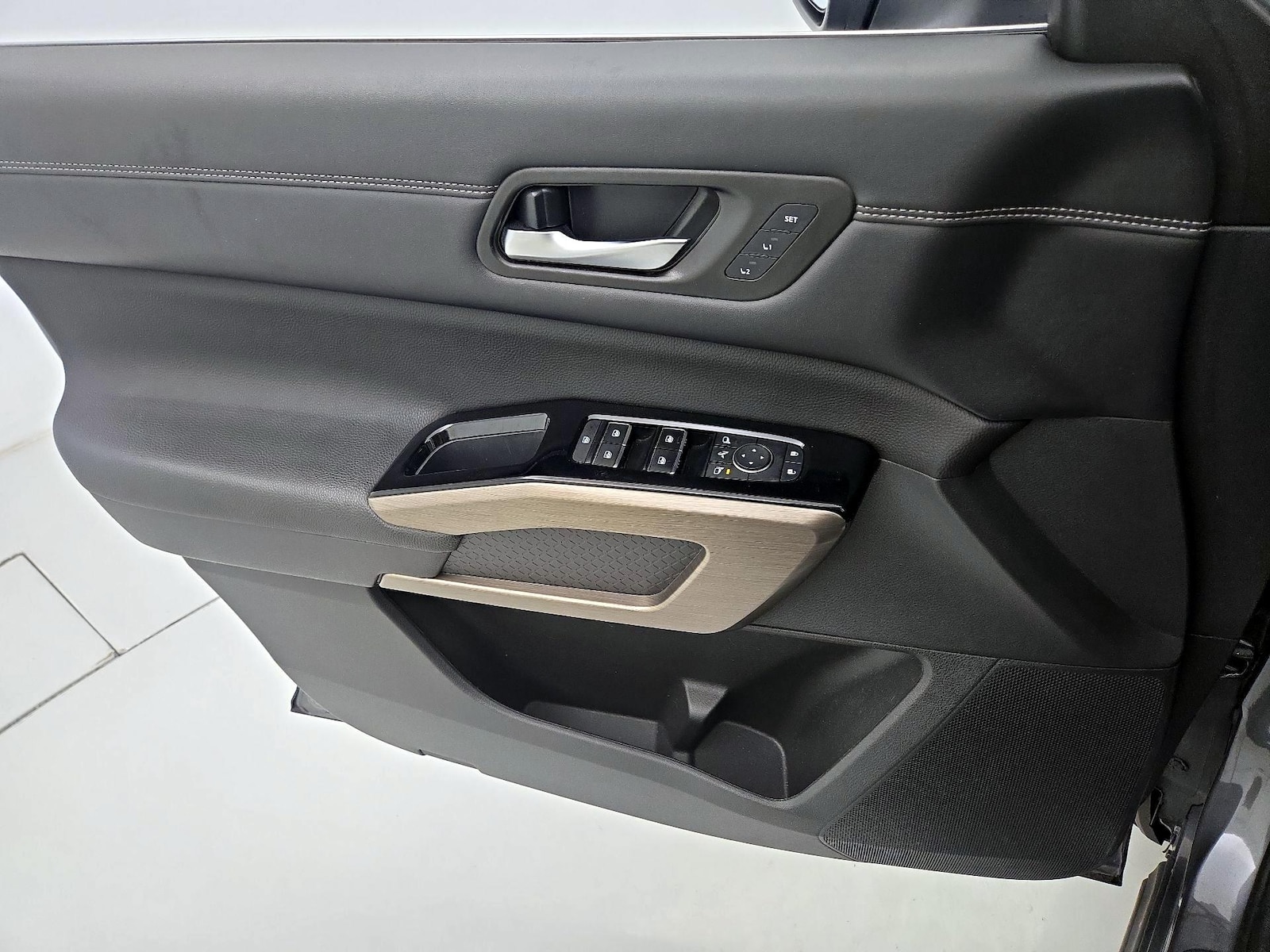 2023 Nissan Pathfinder Platinum - Photo 13