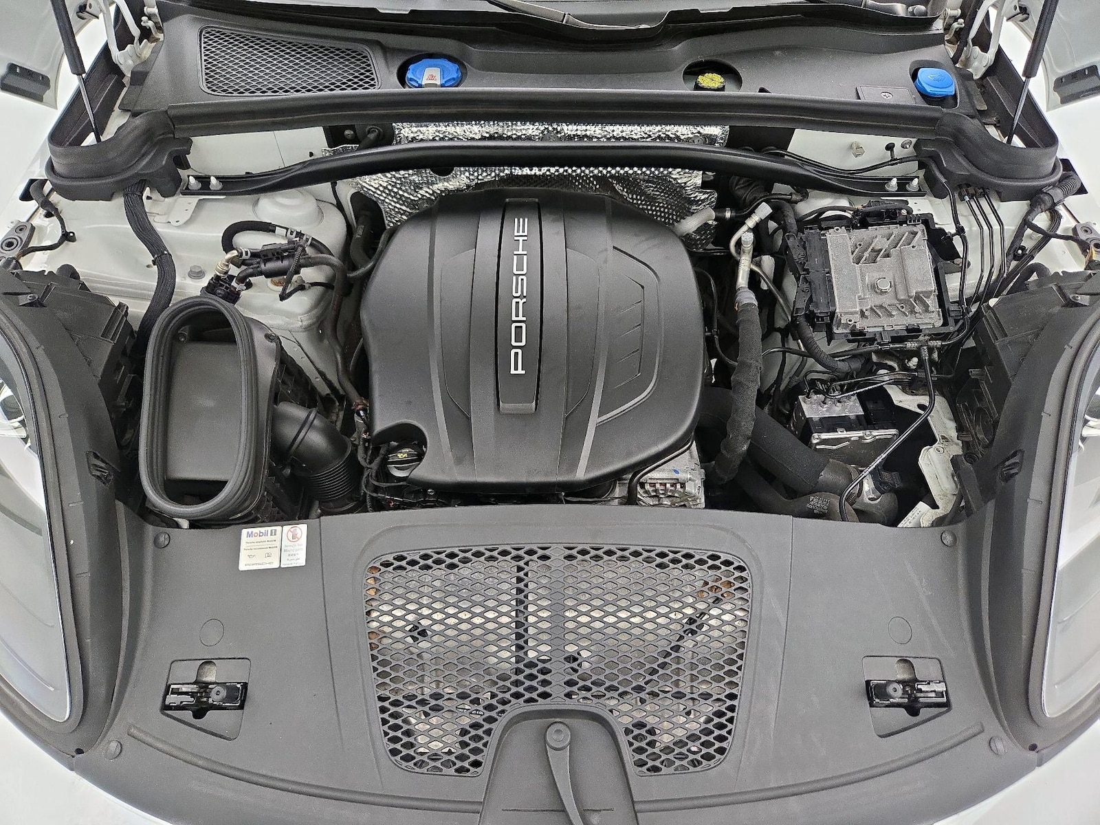 2020 Porsche Macan Base - Photo 25