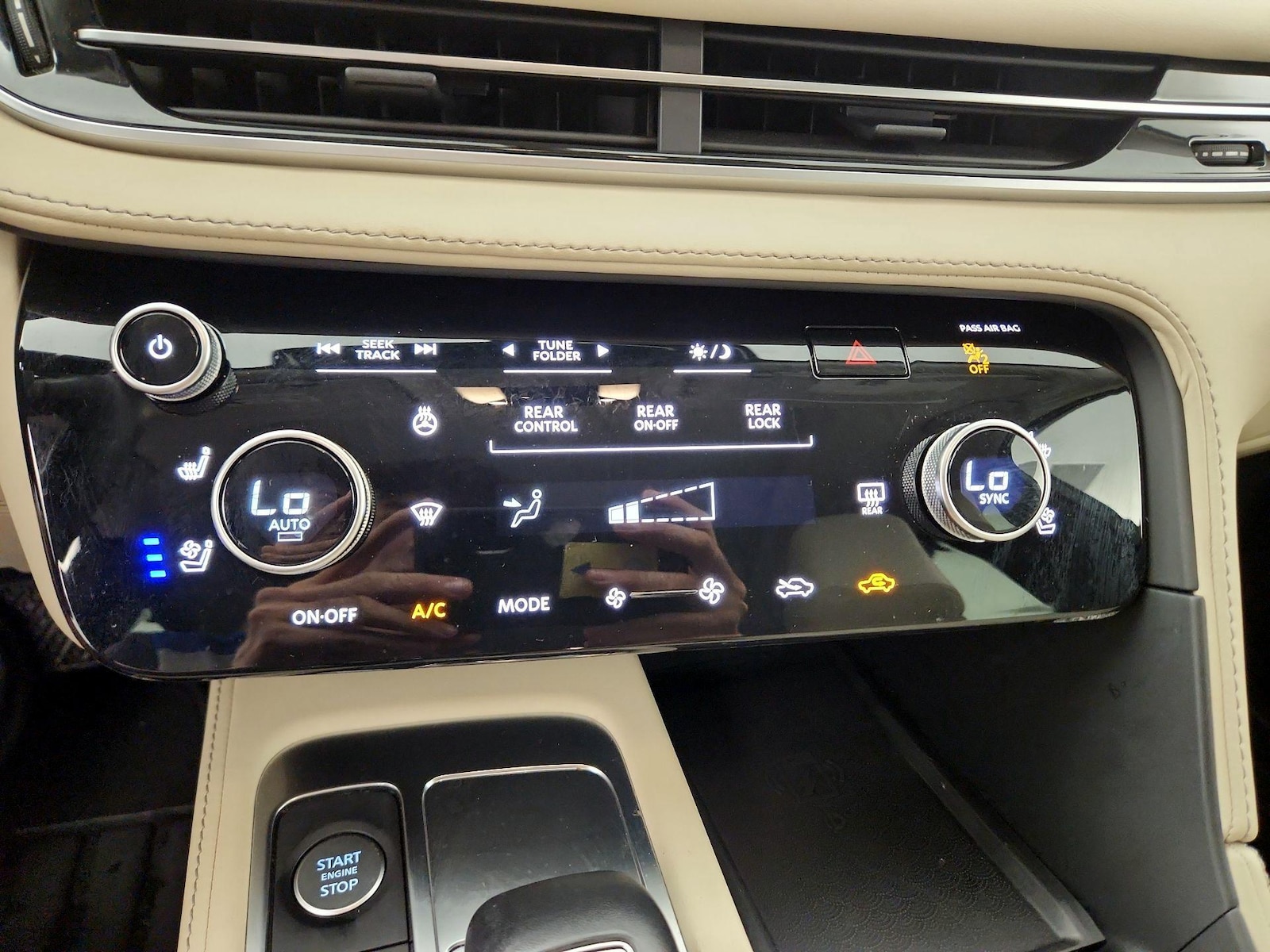 2025 INFINITI QX60 LUXE - Photo 16