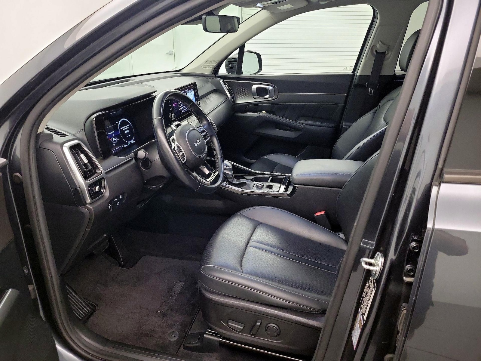 2023 Kia Sorento SX - Photo 12