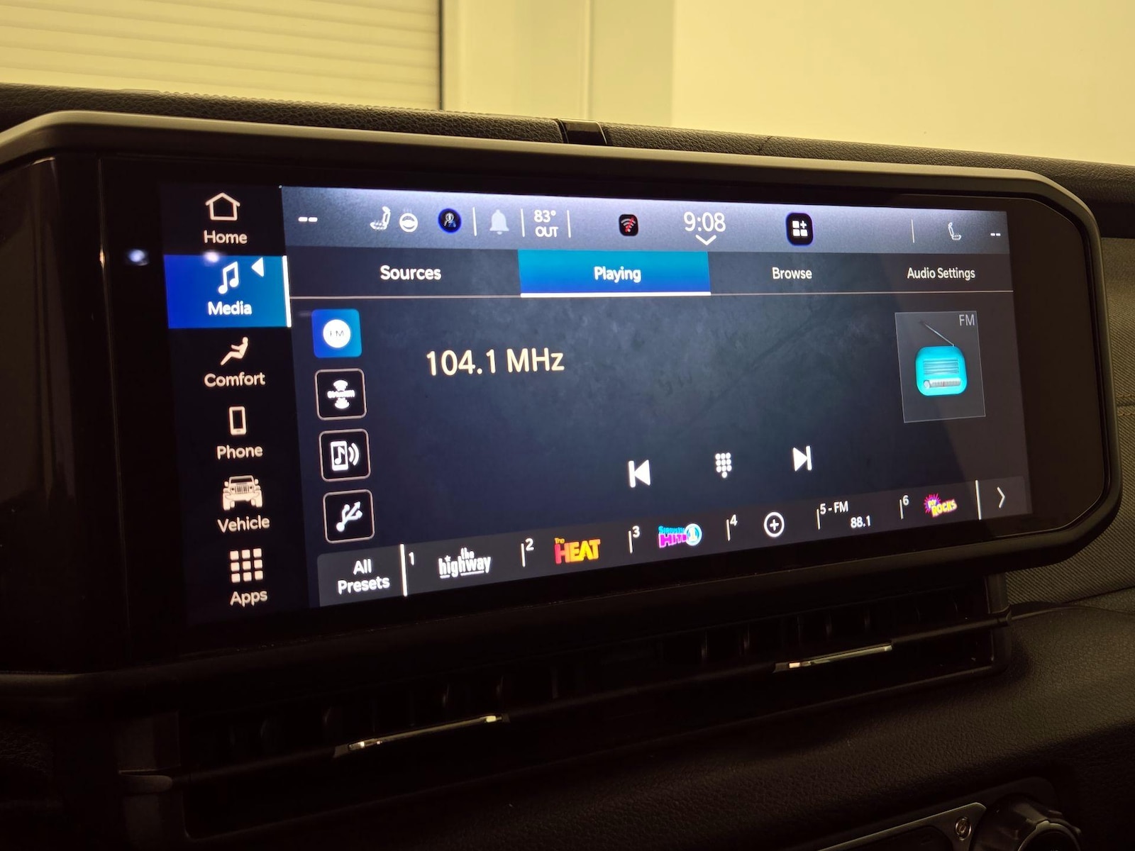 2024 Jeep Wrangler 4xe Willys 4XE - Photo 16