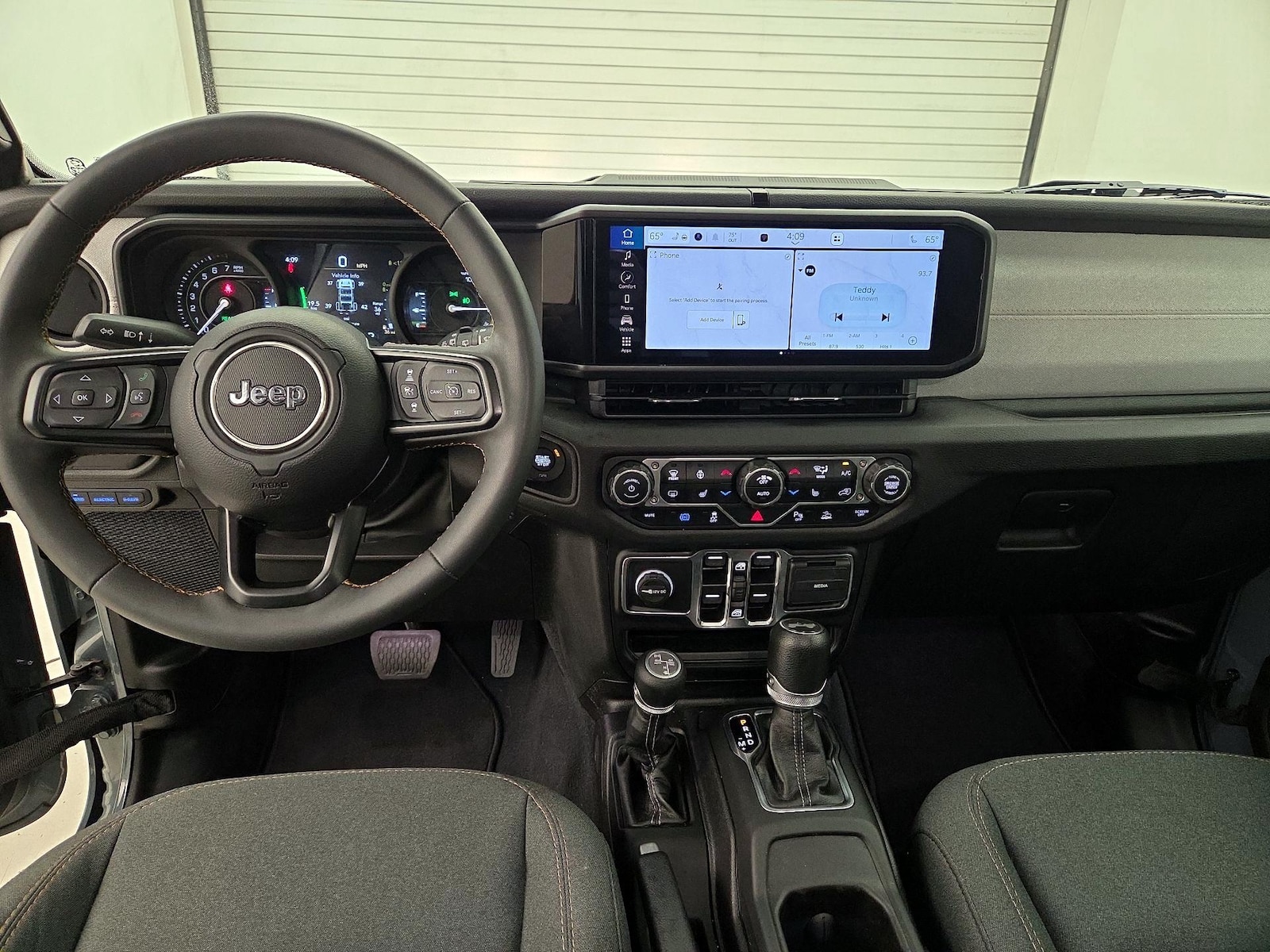 Apple CarPlay® & Android Auto™