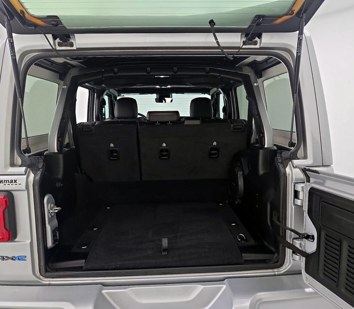 Trunk/Cargo (Seats Up)