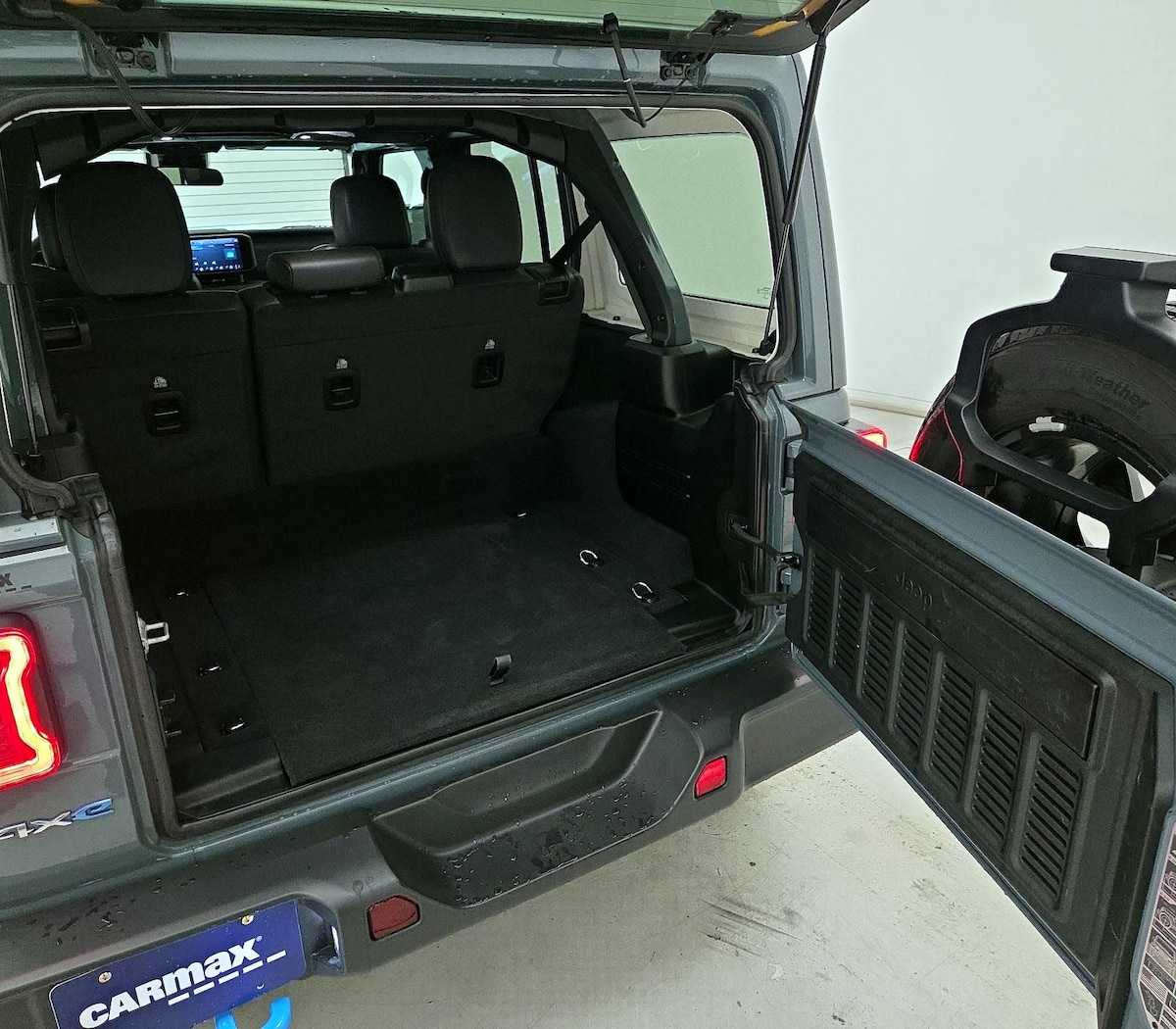 Trunk/Cargo (Seats Up)