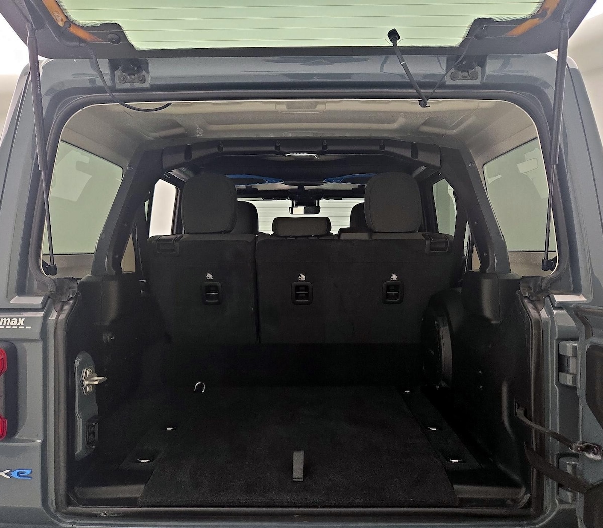 Trunk/Cargo (Seats Up)