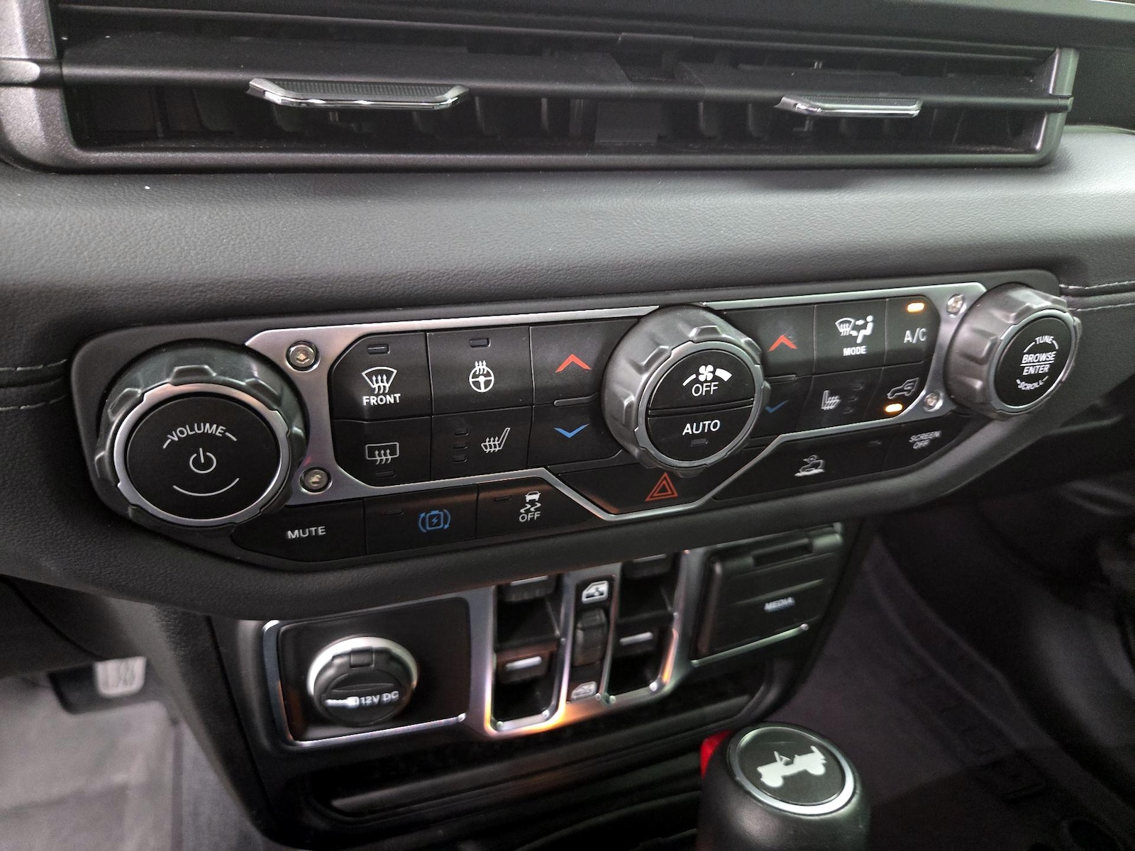 2024 Jeep Wrangler 4xe Sahara 4XE - Photo 18