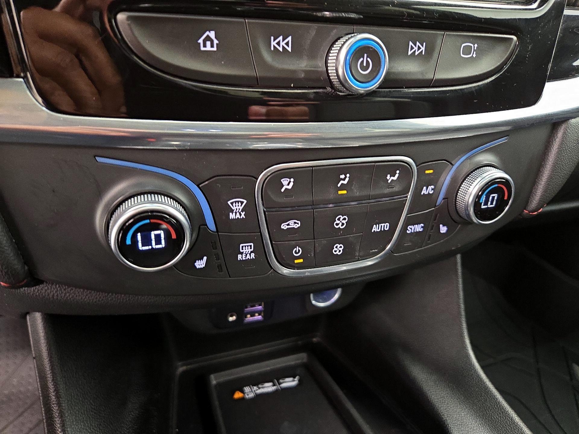 Thumbnail: 2023 Chevrolet Traverse - 17