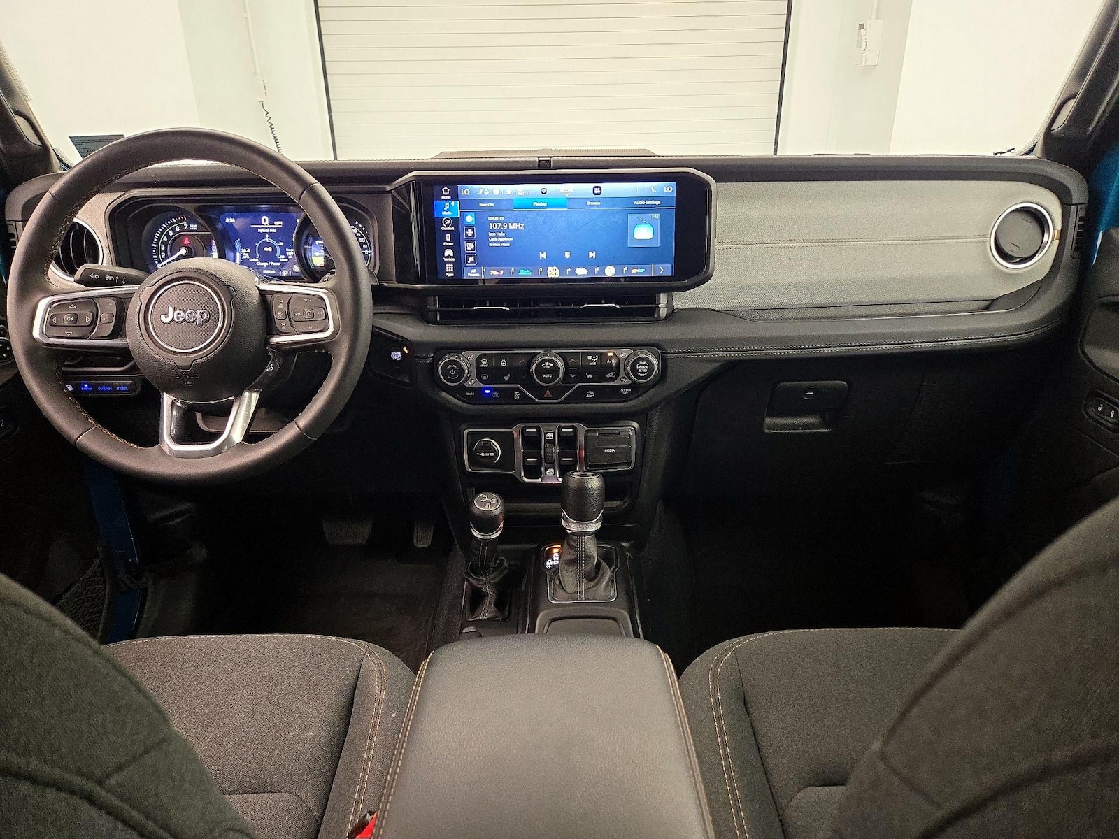 Apple CarPlay® & Android Auto™