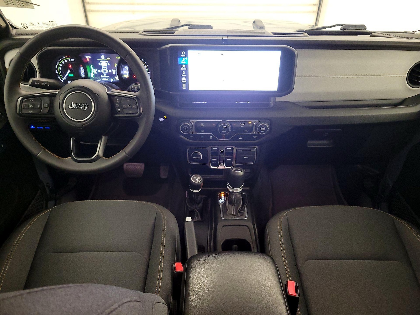 Apple CarPlay® & Android Auto™