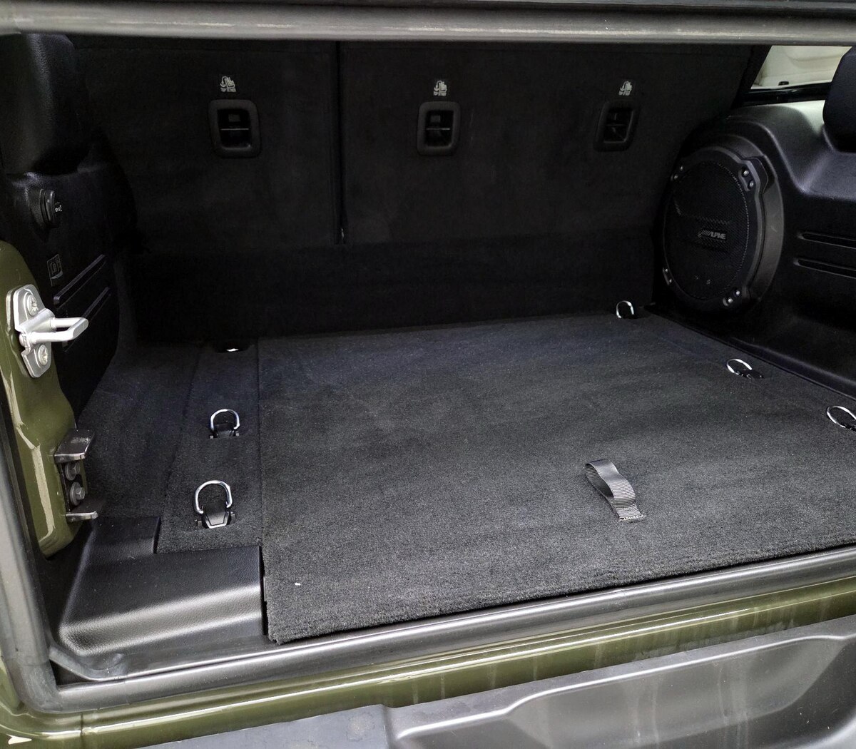 Trunk/Cargo (Seats Up)