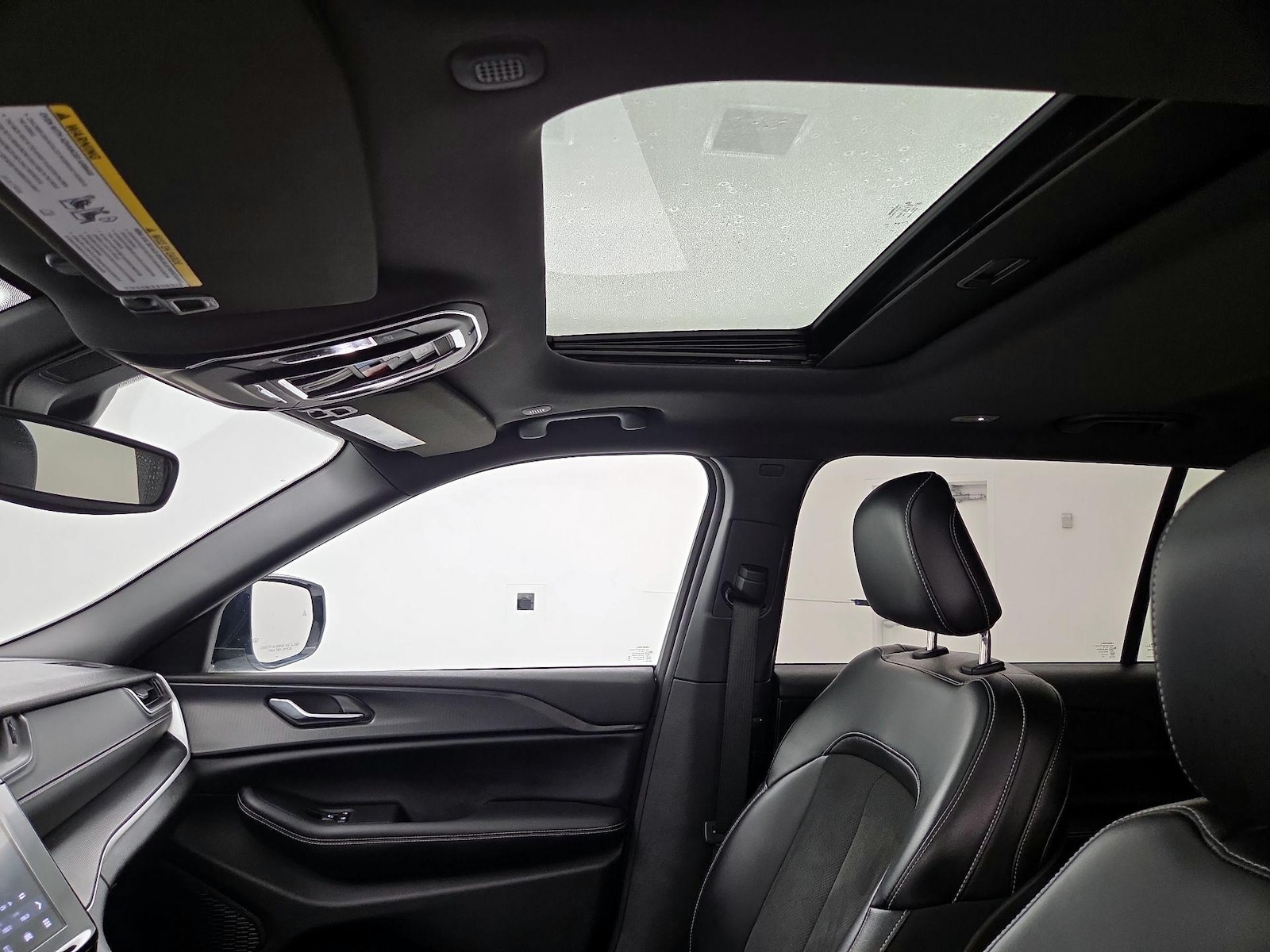Sunroof(s) & Overhead Airbags