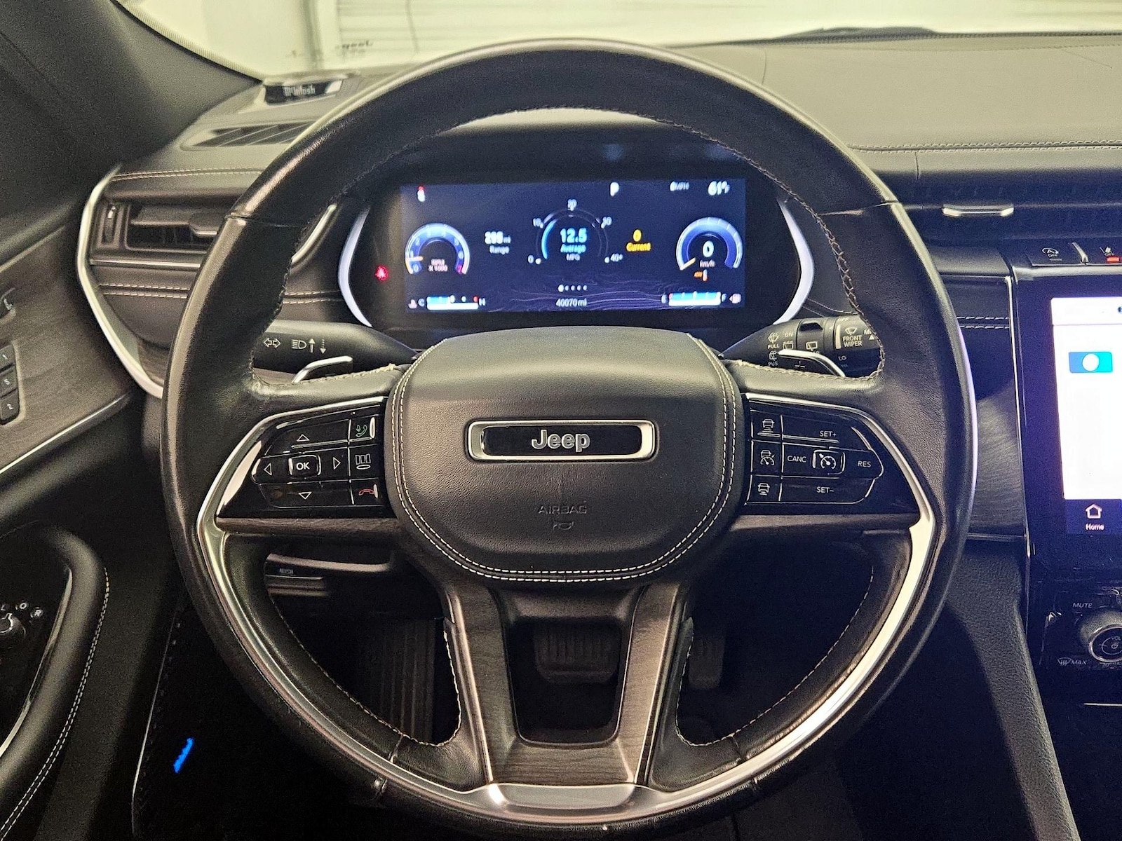 2022 Jeep Grand Cherokee Overland - Photo 11