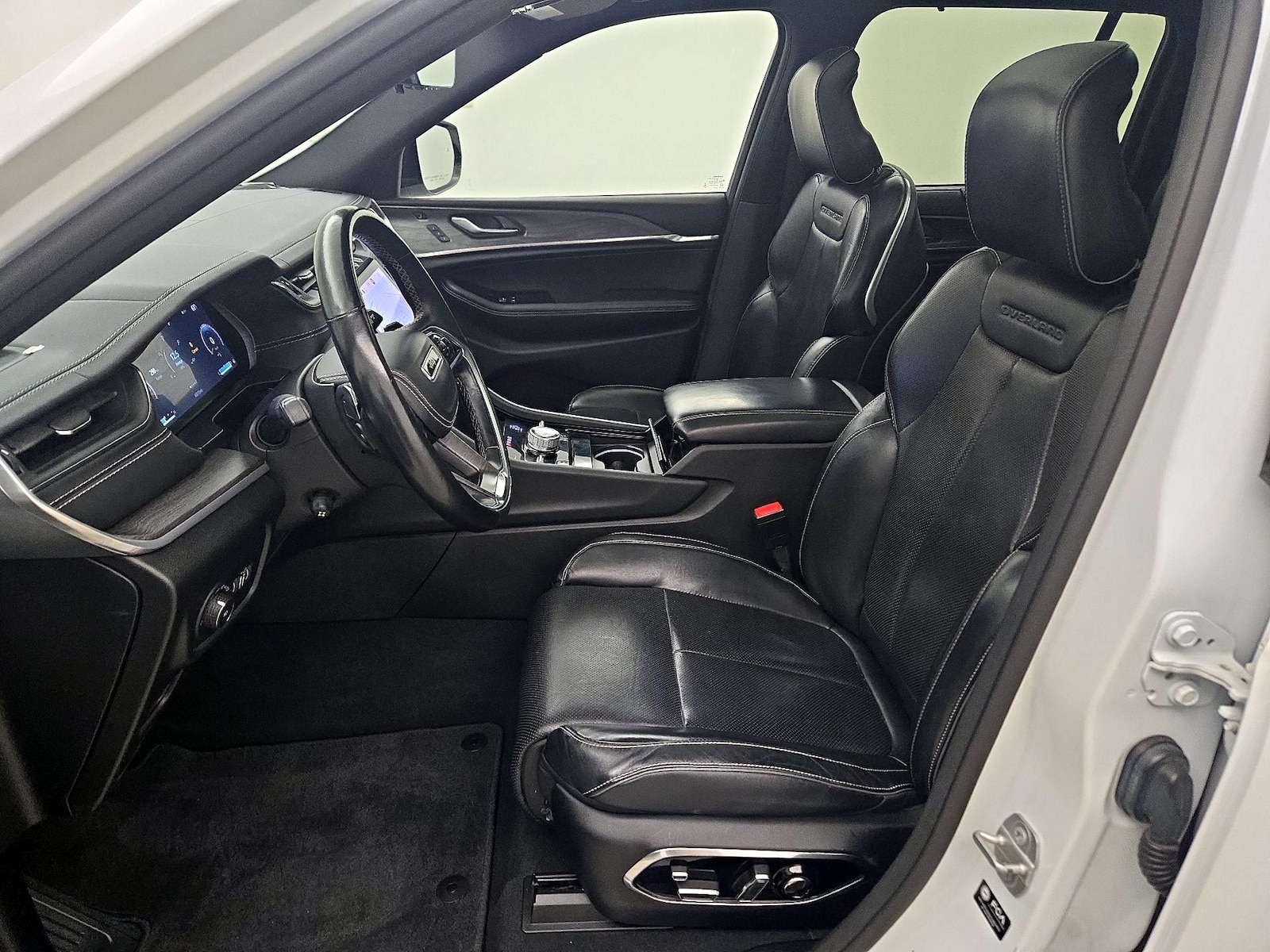 2022 Jeep Grand Cherokee Overland - Photo 12