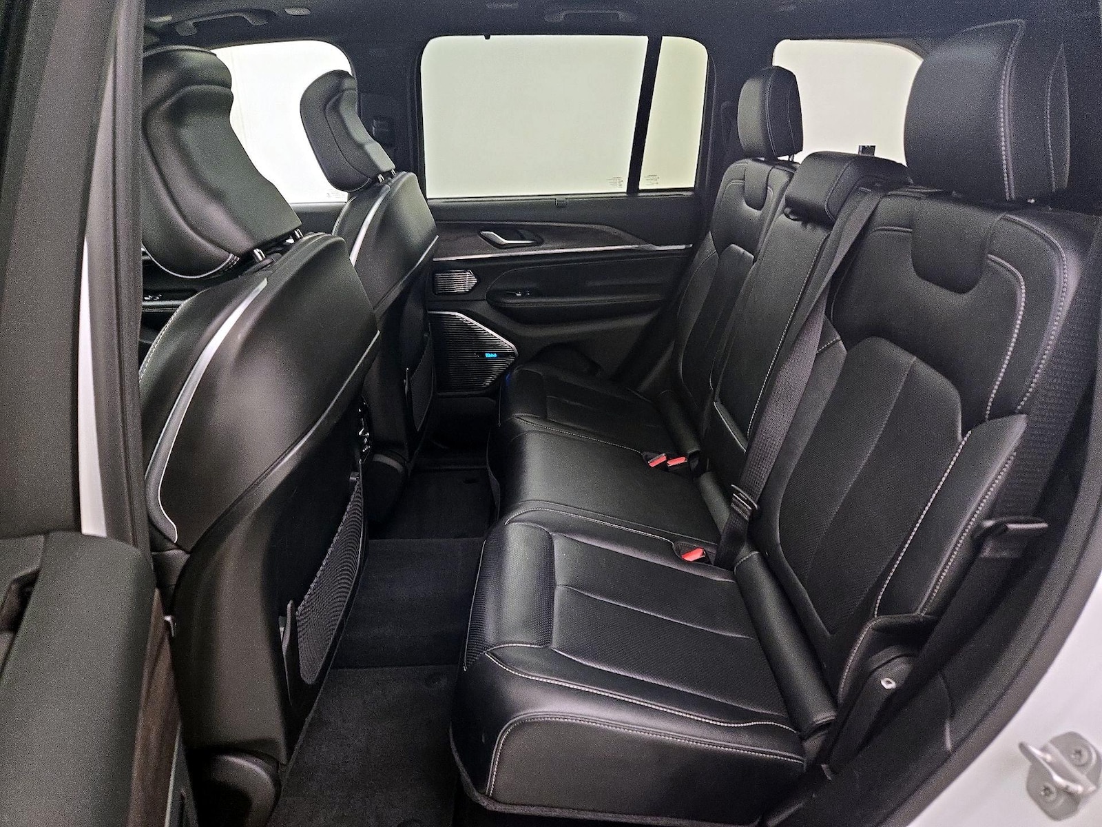 2022 Jeep Grand Cherokee Overland - Photo 22