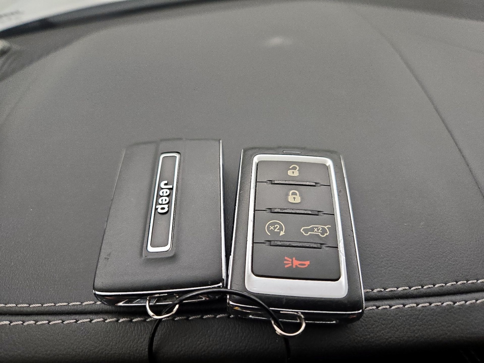 2022 Jeep Grand Cherokee Overland - Photo 25