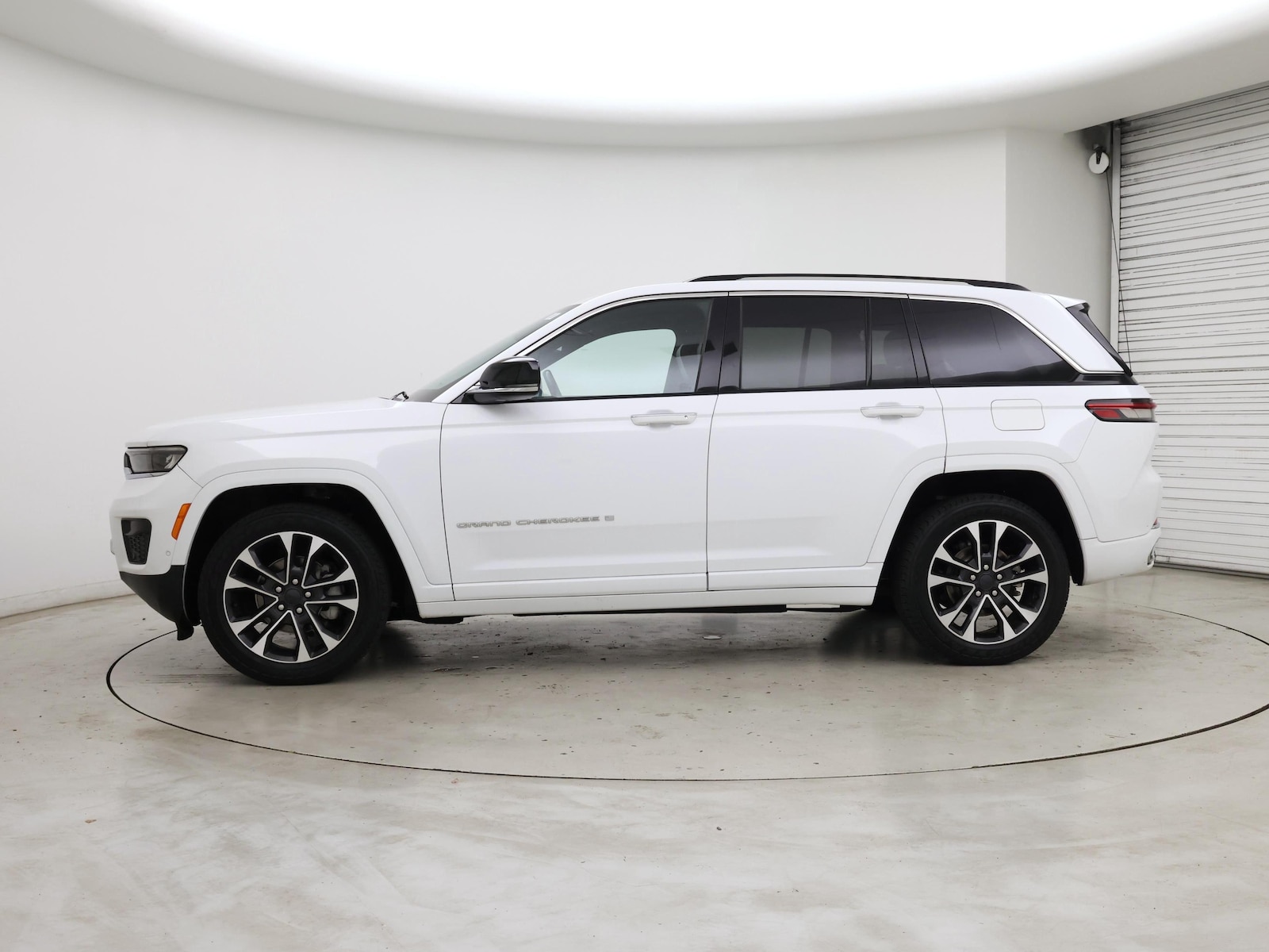 2022 Jeep Grand Cherokee Overland - Photo 4