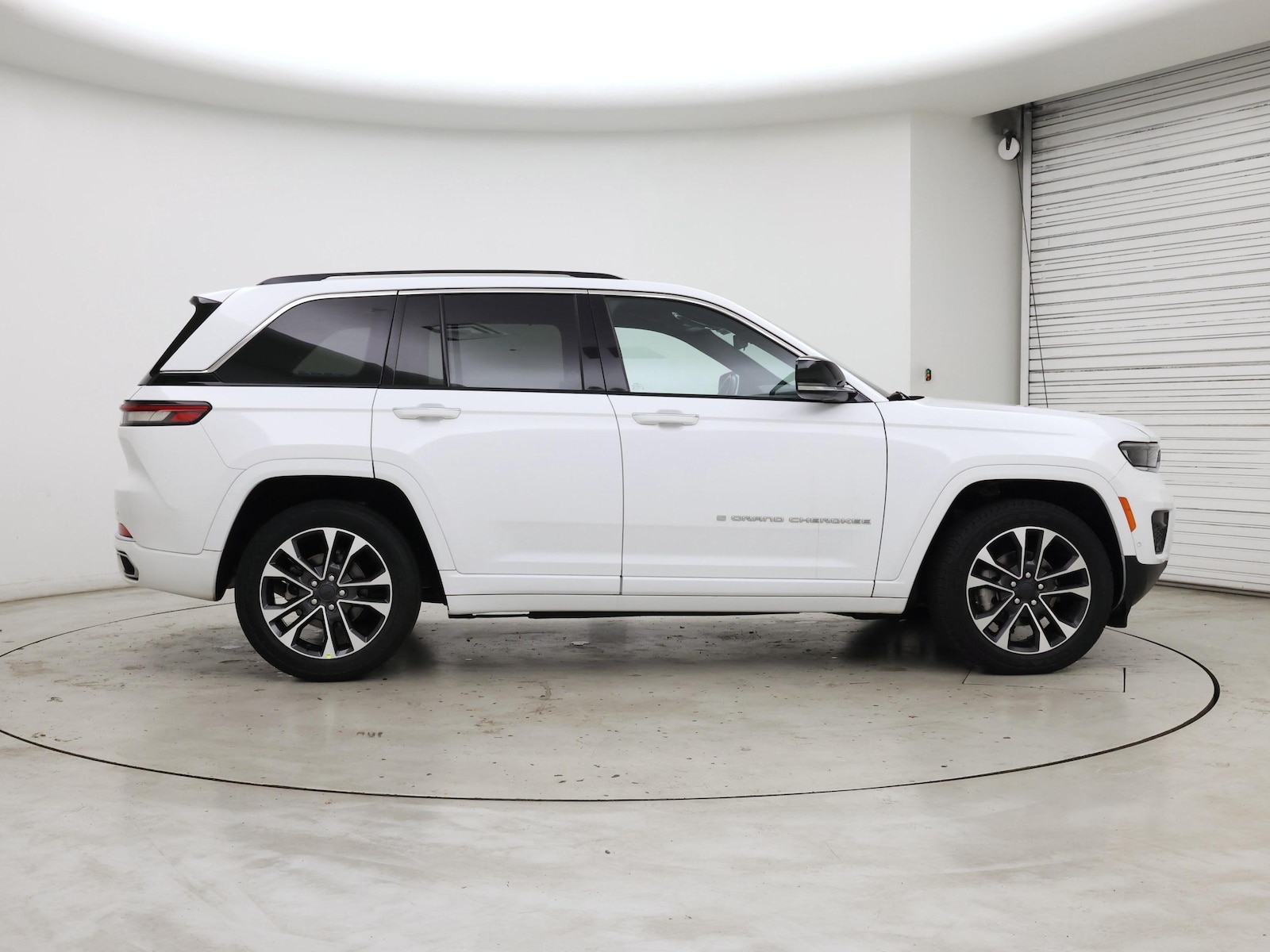 2022 Jeep Grand Cherokee Overland - Photo 8