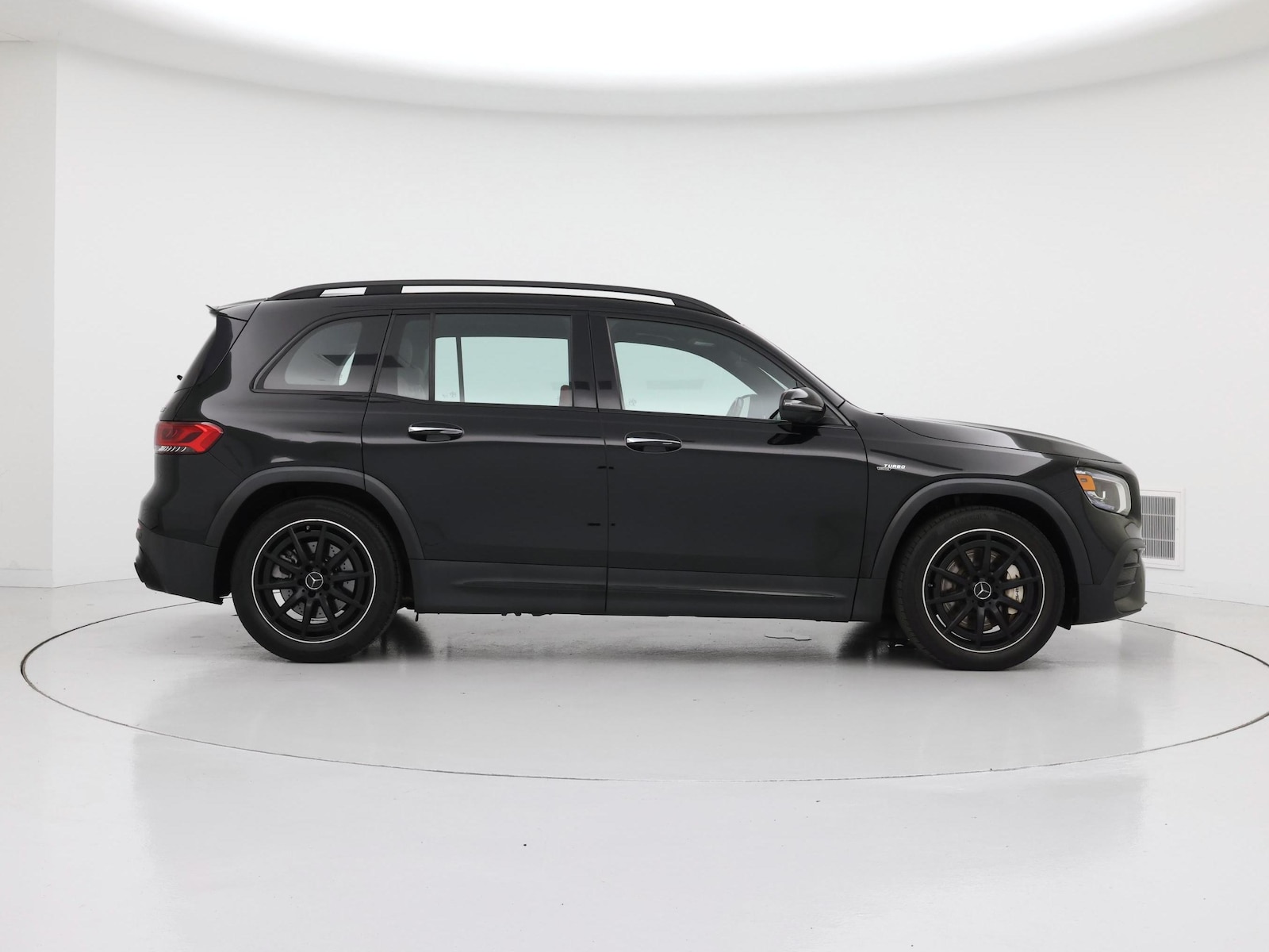 2022 Mercedes-Benz GLB AMG GLB35 - Photo 8