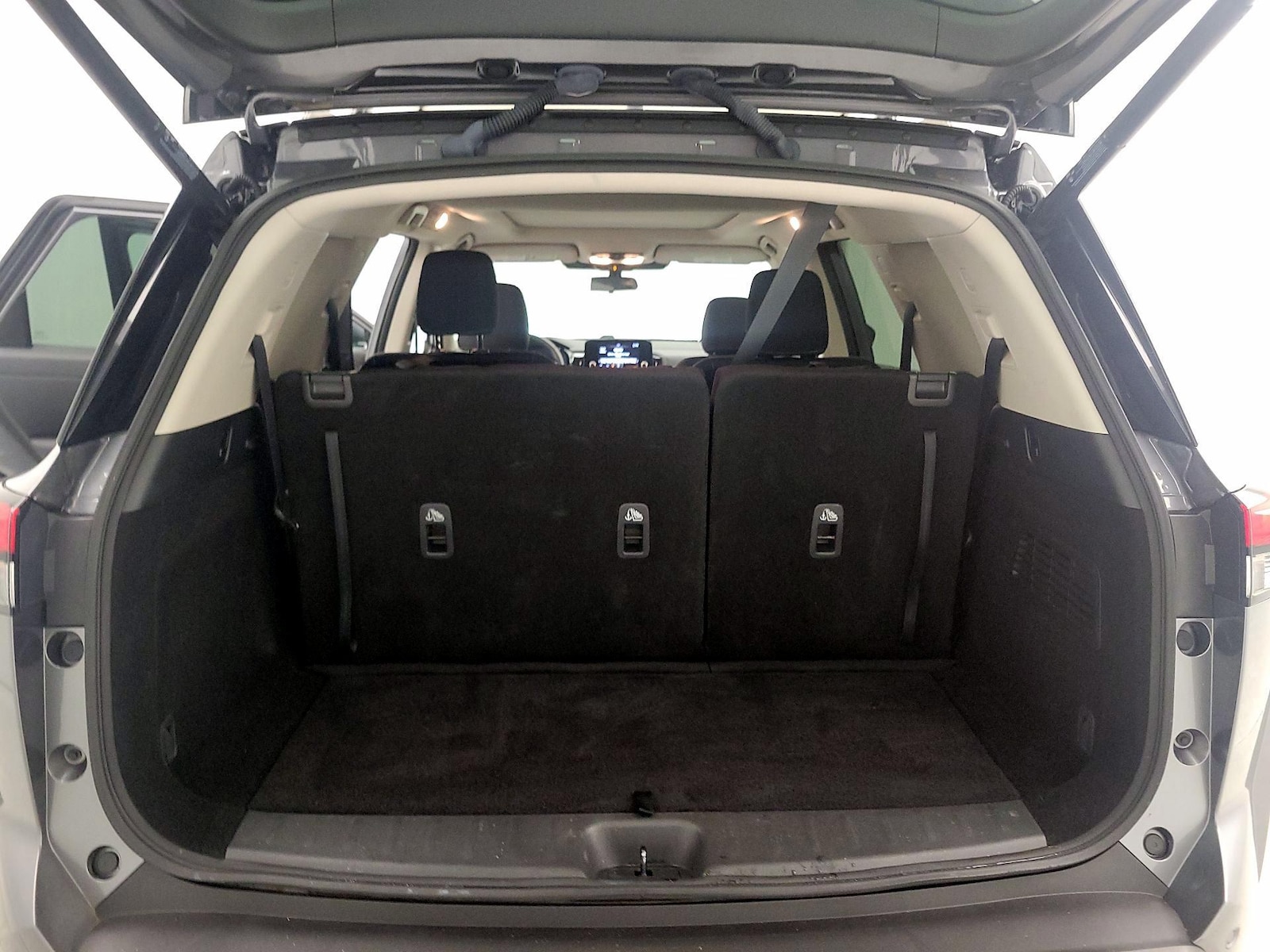 2023 Nissan Pathfinder SV - Photo 23