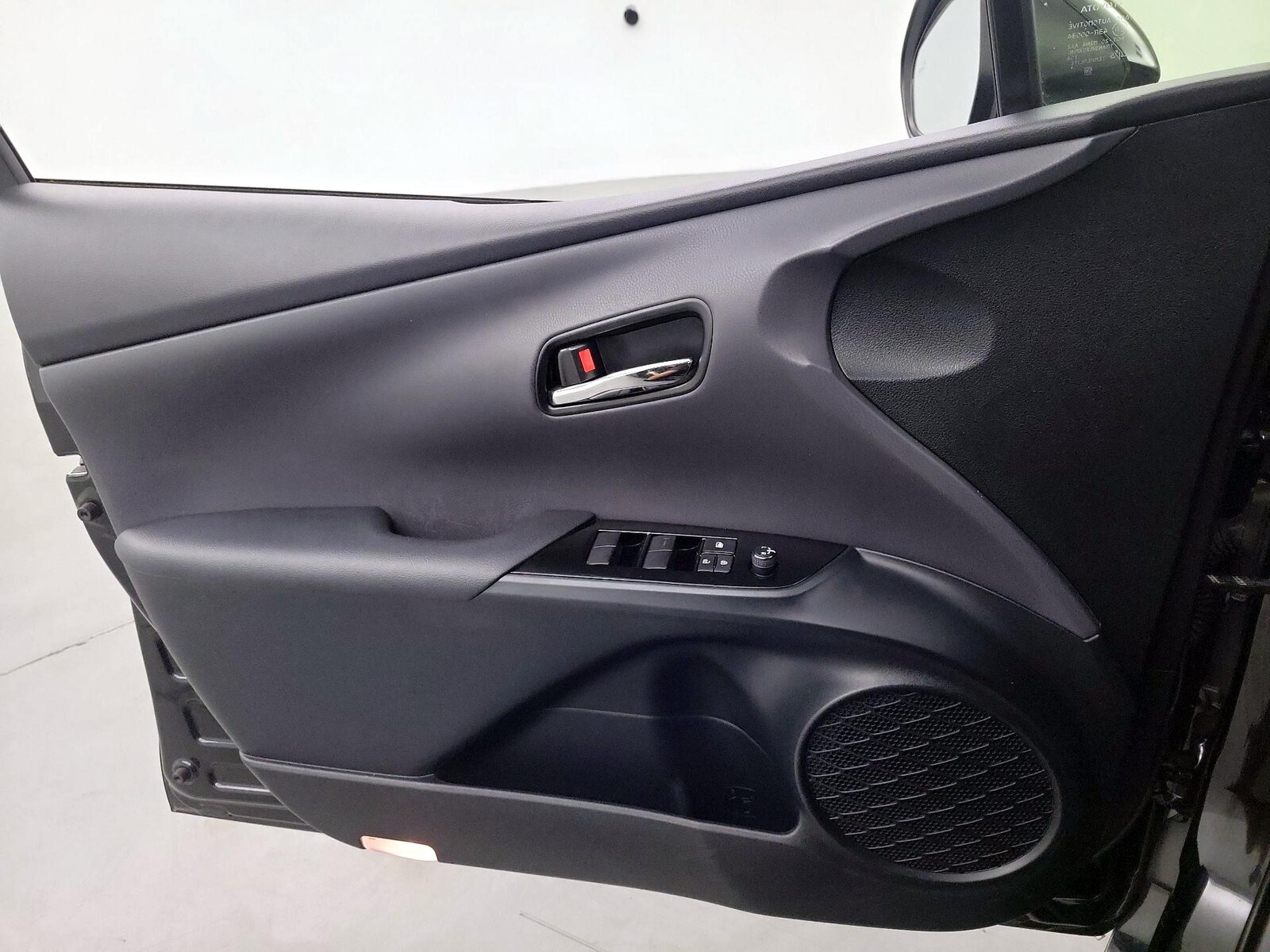 2021 Toyota Prius Prime Limited - Photo 13