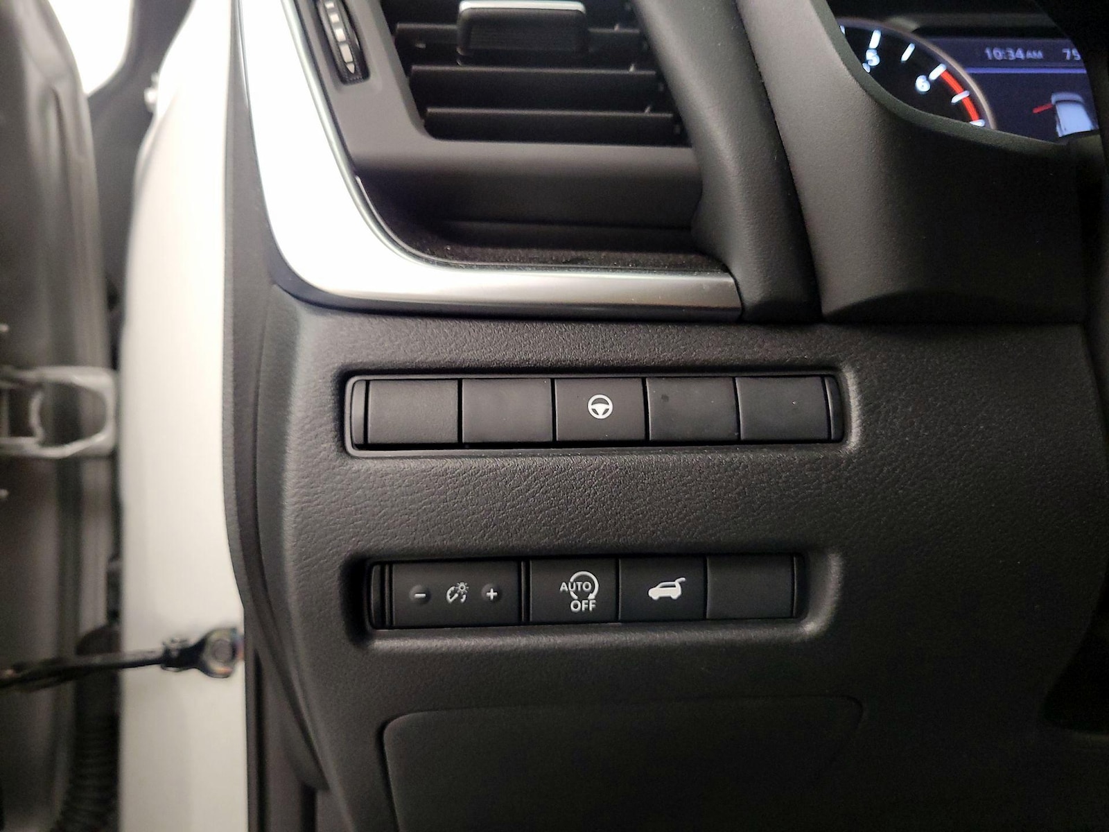 2025 Nissan Rogue SV - Photo 14