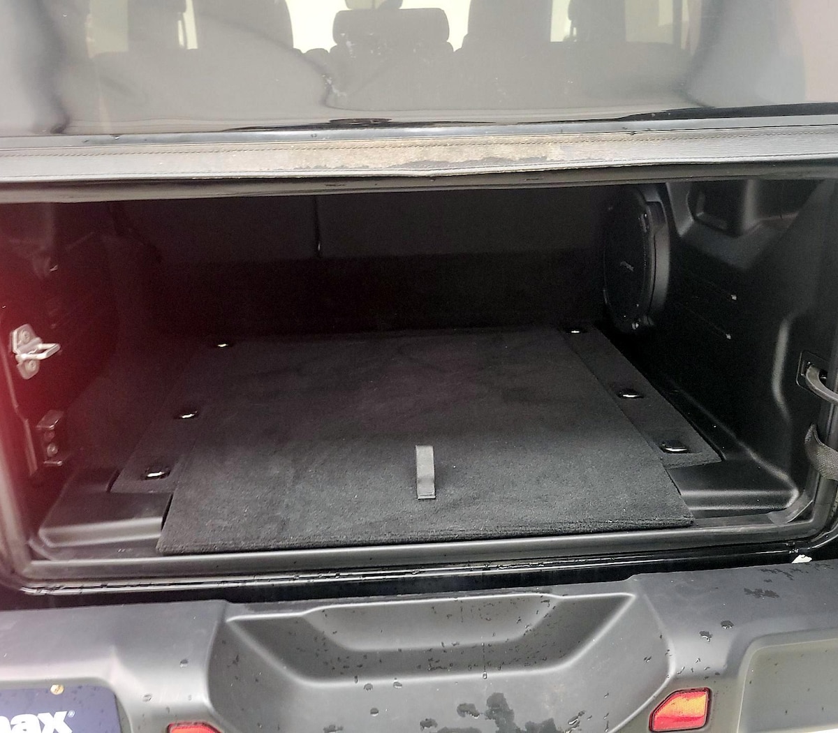 Trunk/Cargo (Seats Up)
