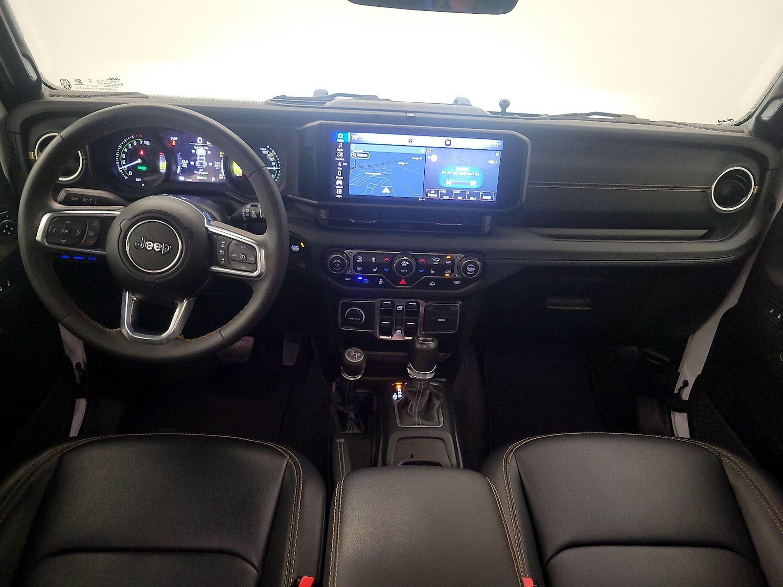Apple CarPlay® & Android Auto™
