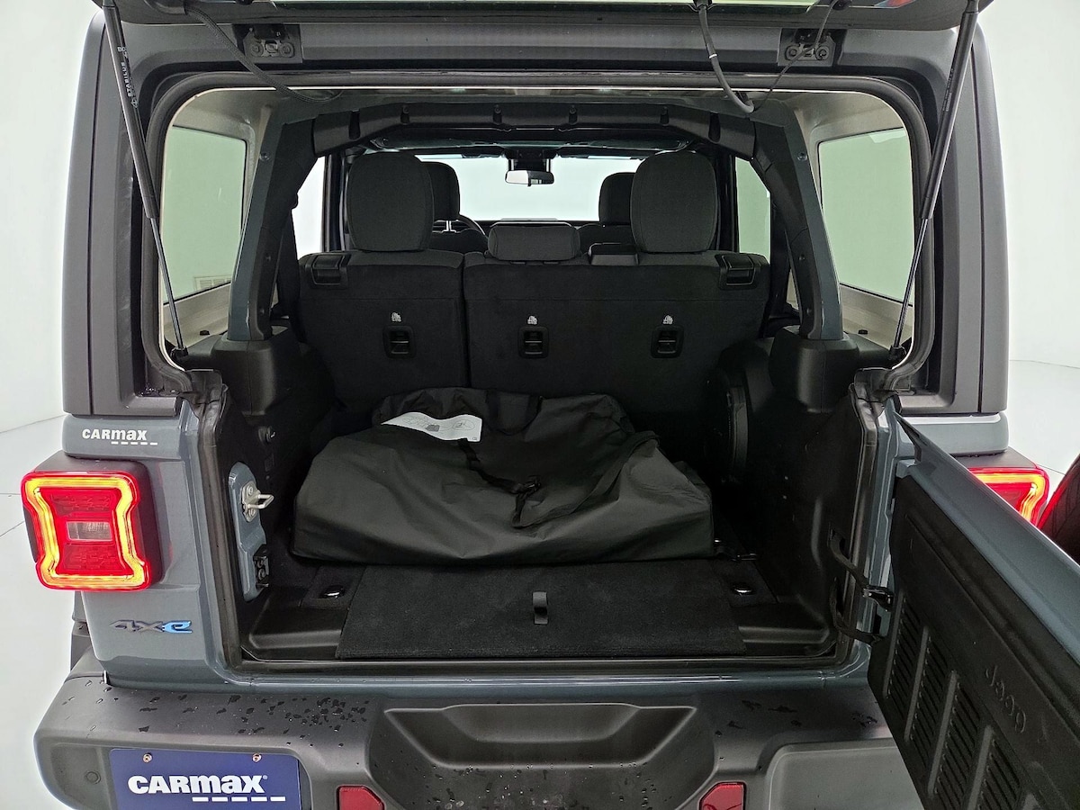 Trunk/Cargo (Seats Up)