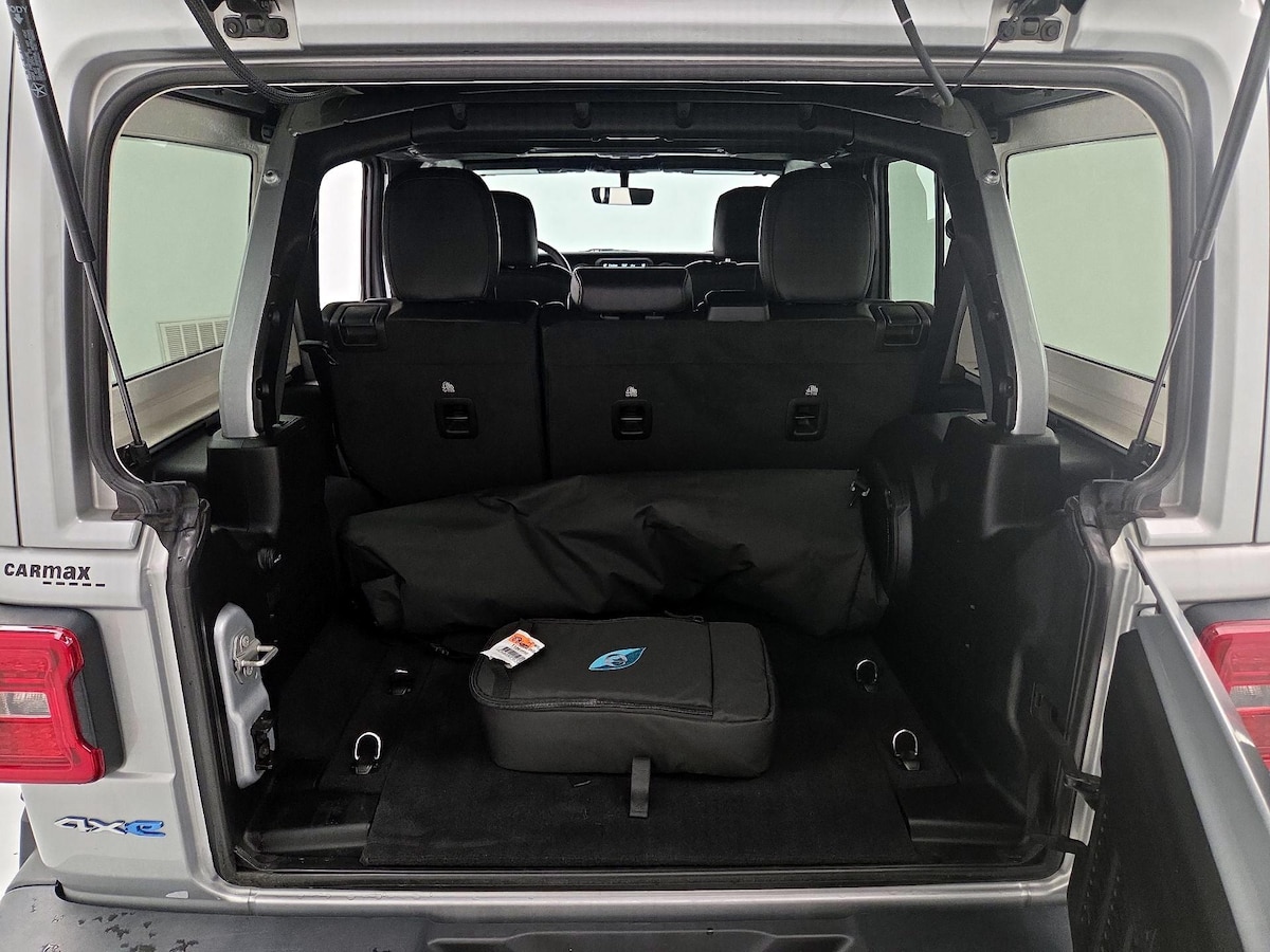 Trunk/Cargo (Seats Up)