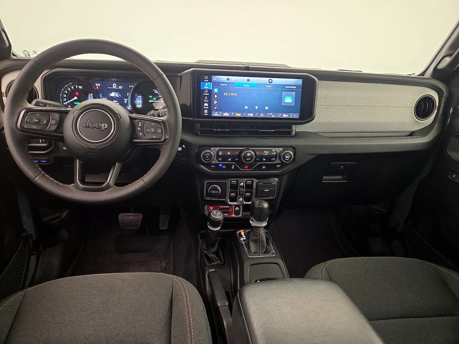 Apple CarPlay® & Android Auto™