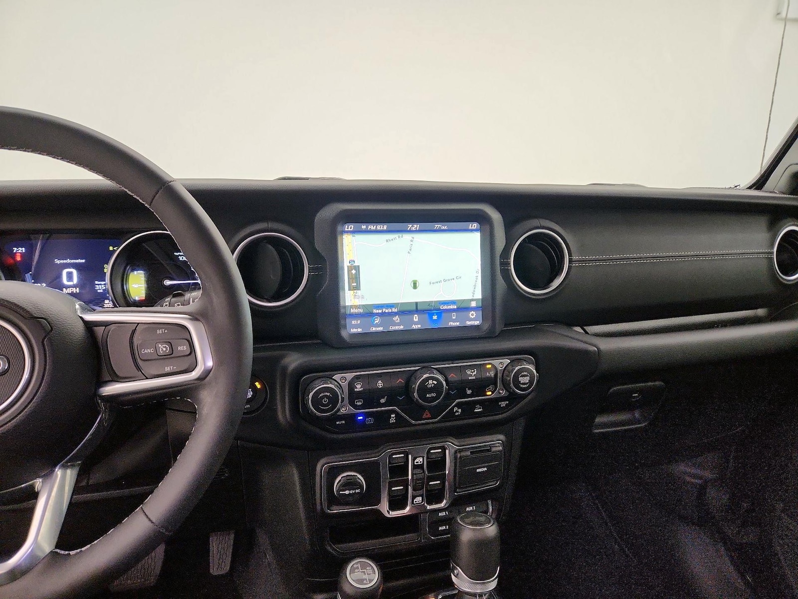 Apple CarPlay® & Android Auto™