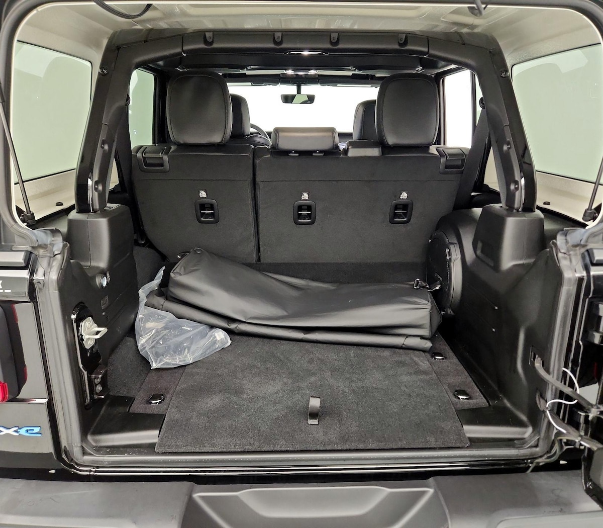Trunk/Cargo (Seats Up)
