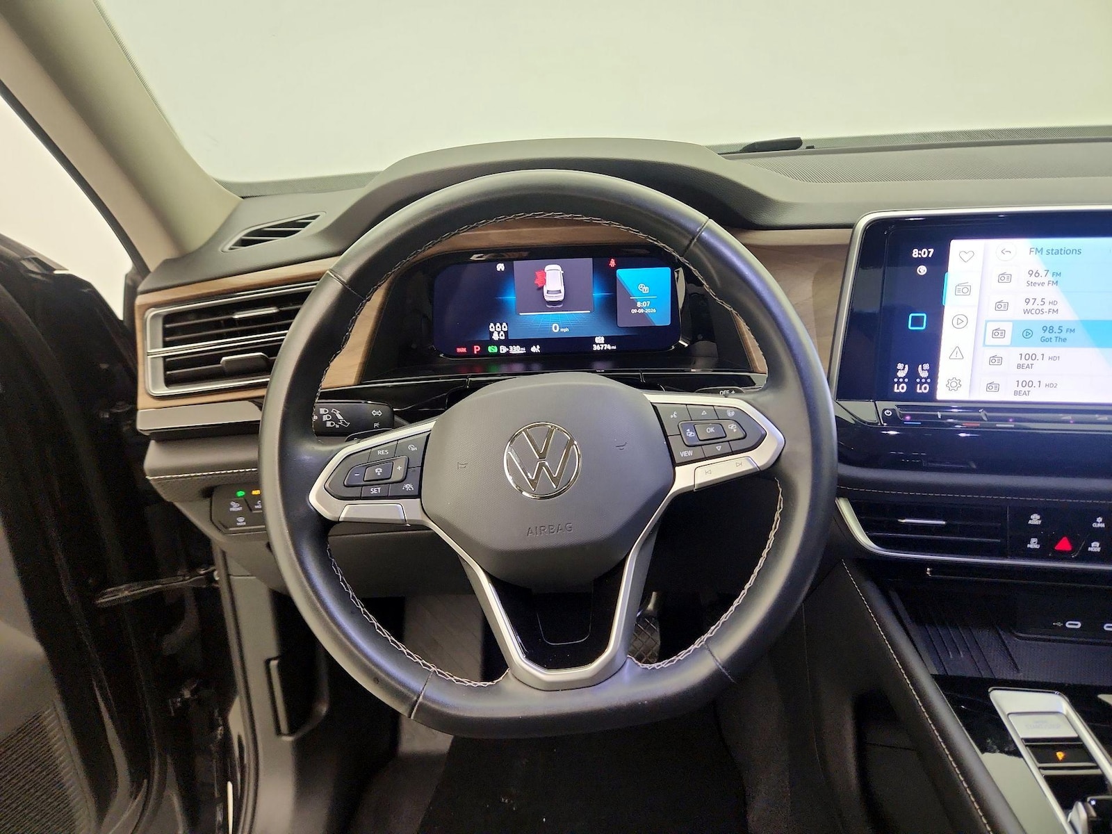 2025 Volkswagen Atlas SE w/Tech - Photo 11