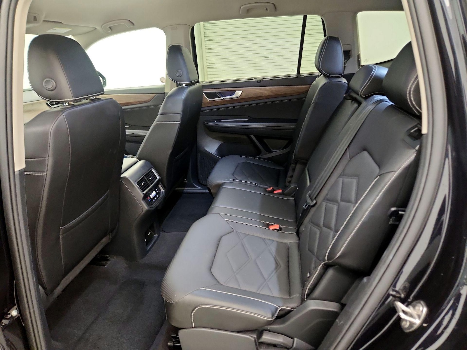 2025 Volkswagen Atlas SE w/Tech - Photo 20