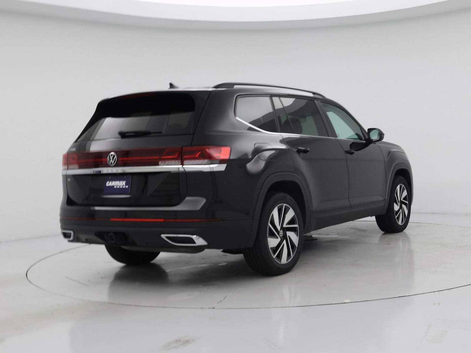 2025 Volkswagen Atlas SE w/Tech - Photo 9