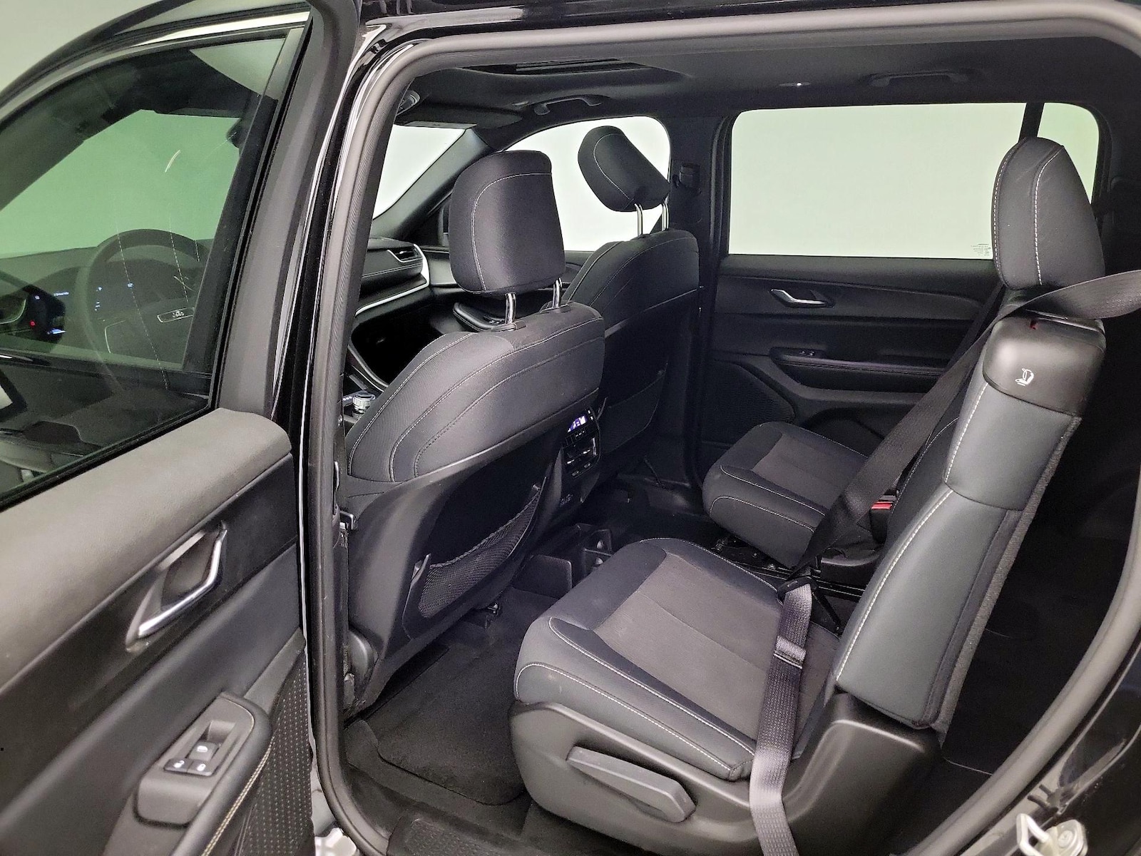 Rear Air Conditioning
