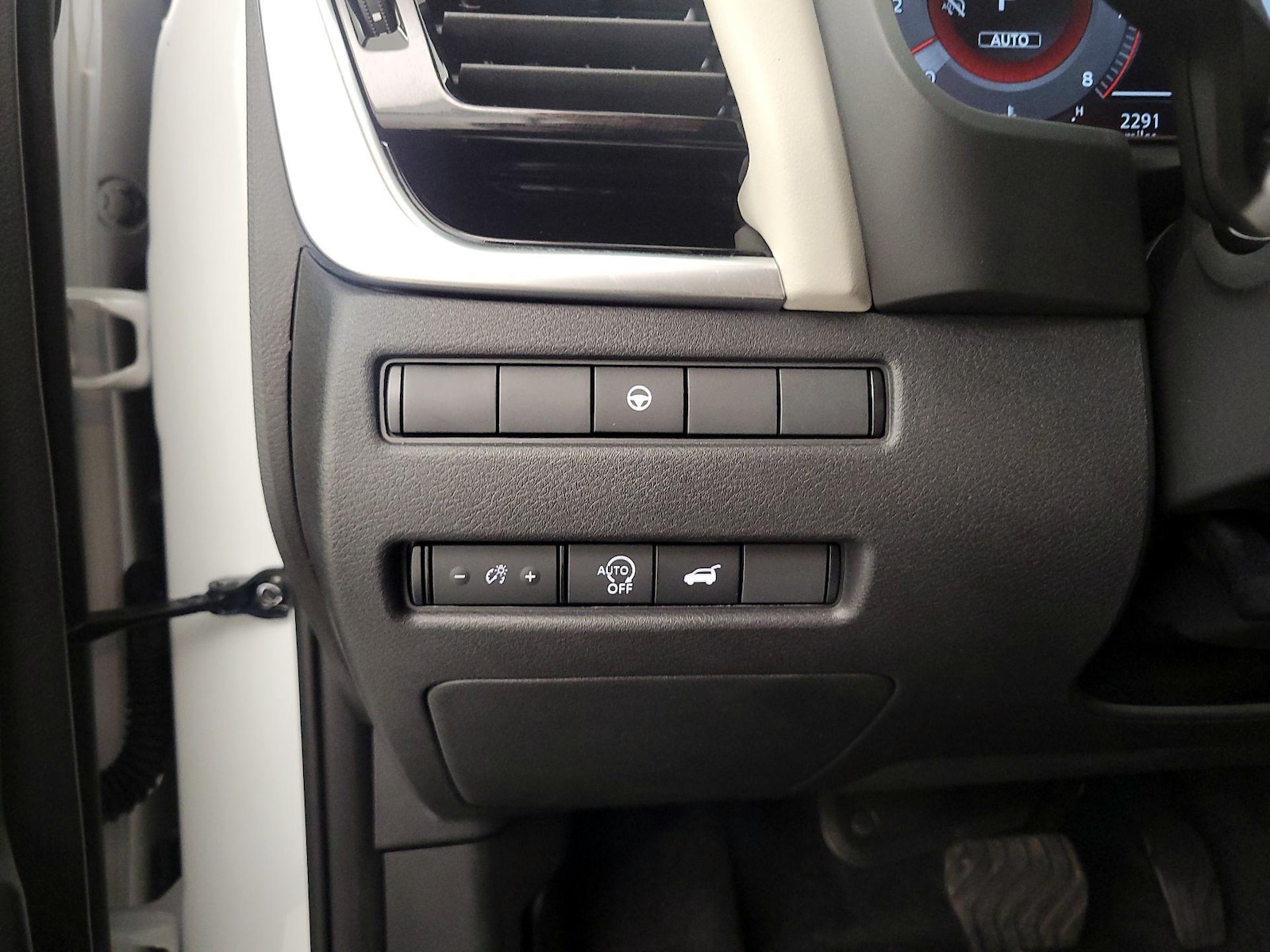 2025 Nissan Rogue SL - Photo 14