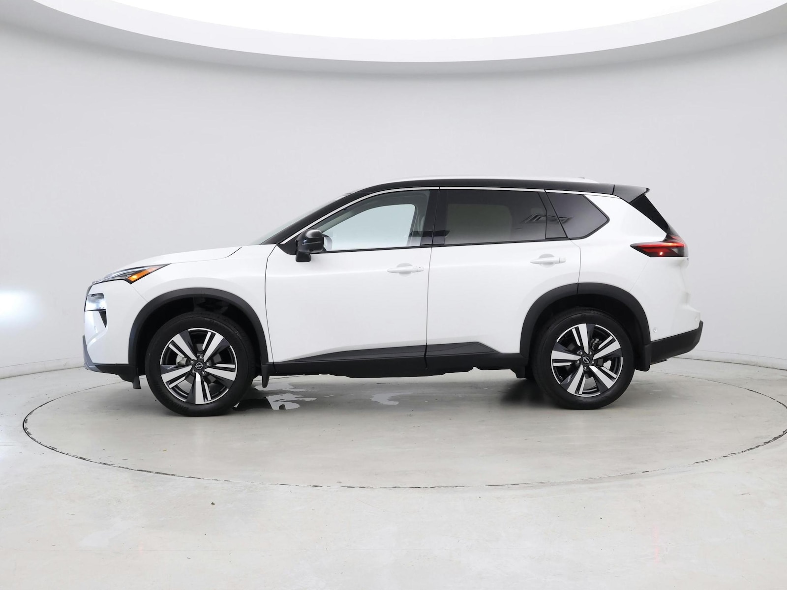 2025 Nissan Rogue SL - Photo 4