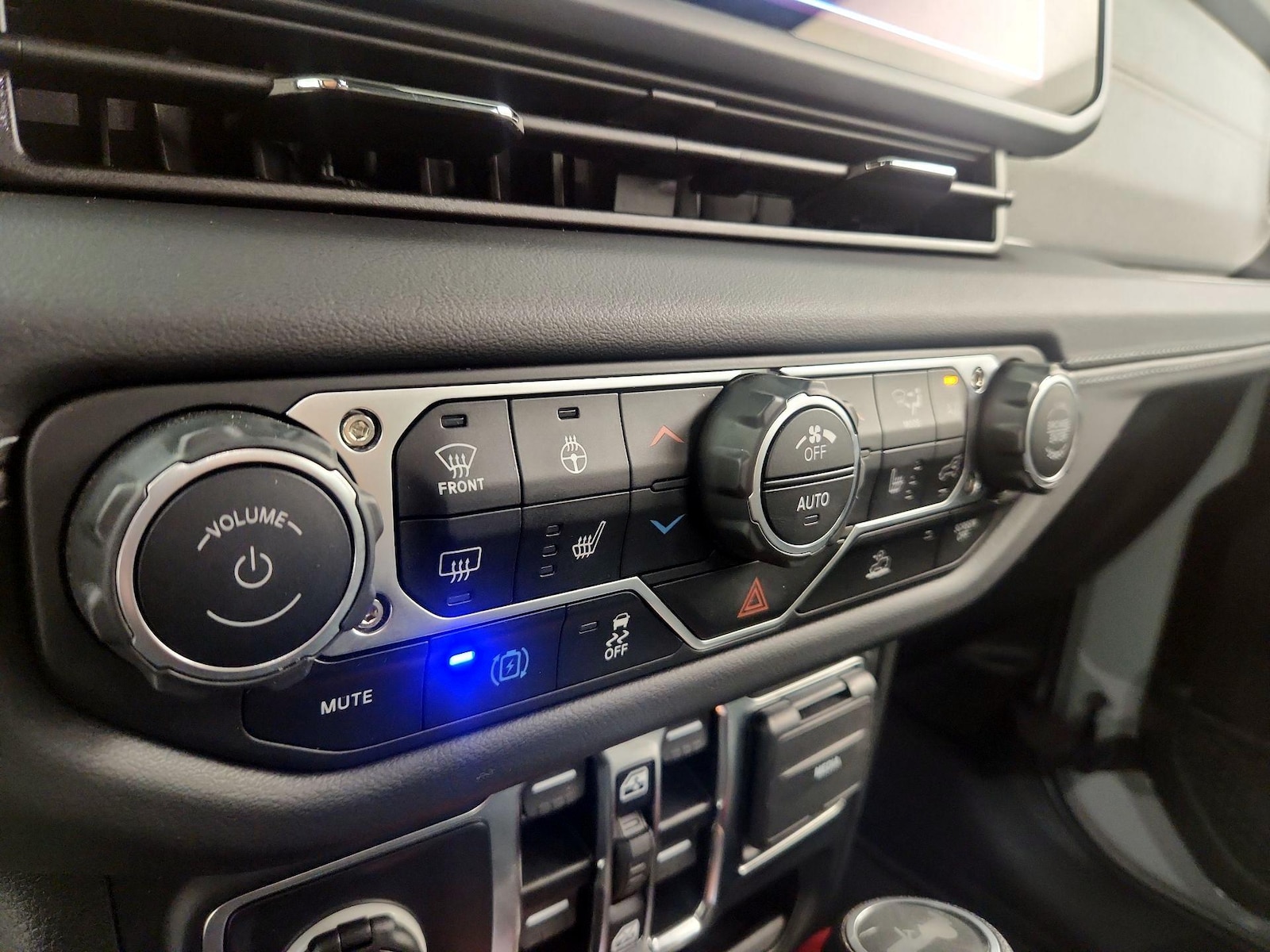 2024 Jeep Wrangler 4xe Sahara 4XE - Photo 18