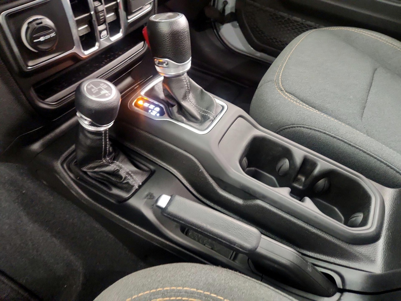 2024 Jeep Wrangler 4xe Sahara 4XE - Photo 19