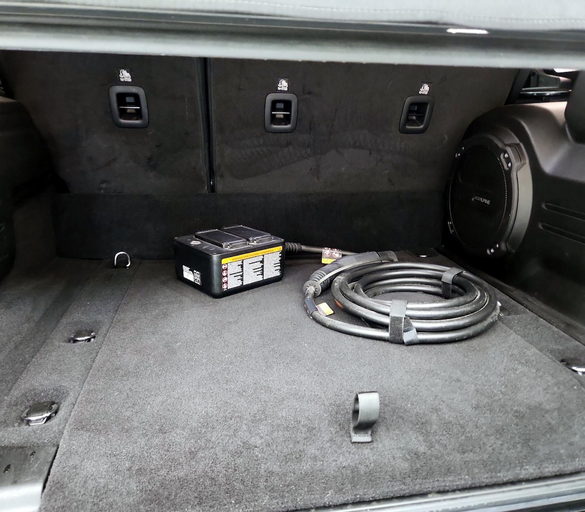 Trunk/Cargo (Seats Up)