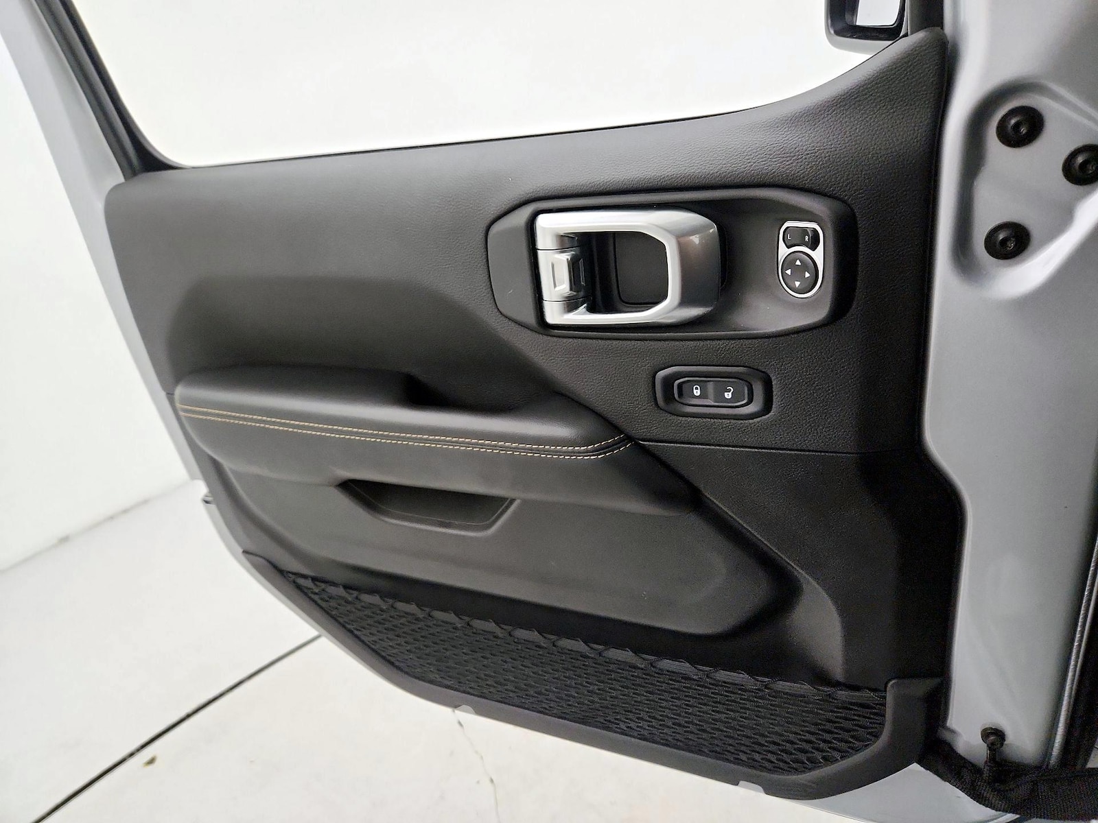 2024 Jeep Wrangler 4xe Sahara 4XE - Photo 13