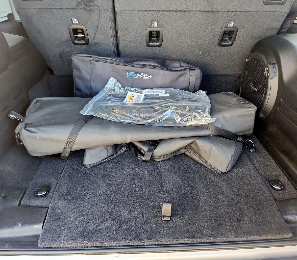 Trunk/Cargo (Seats Up)
