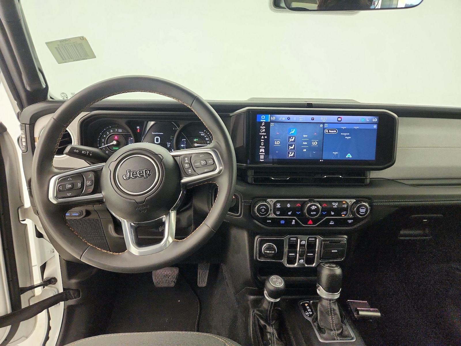 Apple CarPlay® & Android Auto™