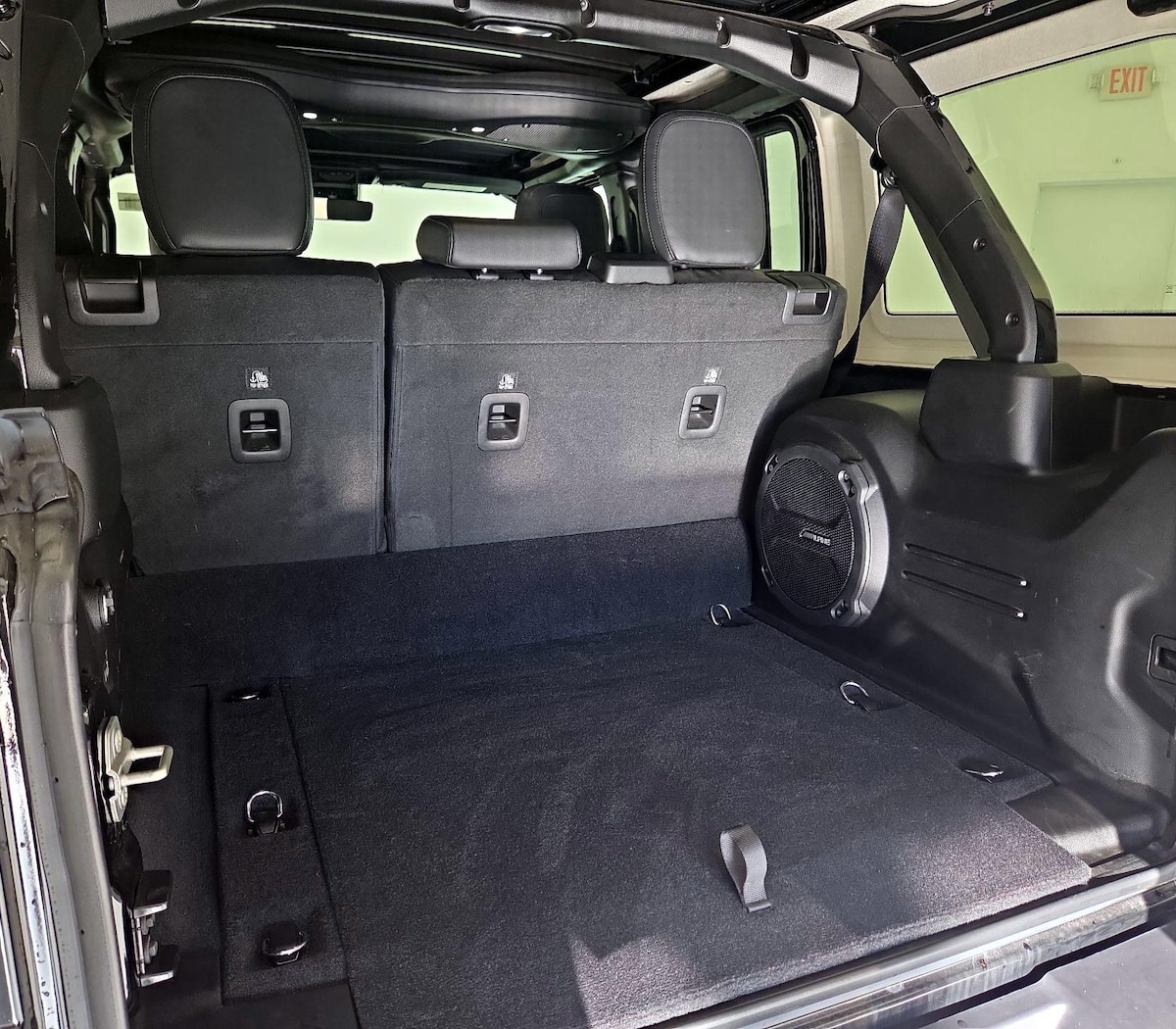 Trunk/Cargo (Seats Up)