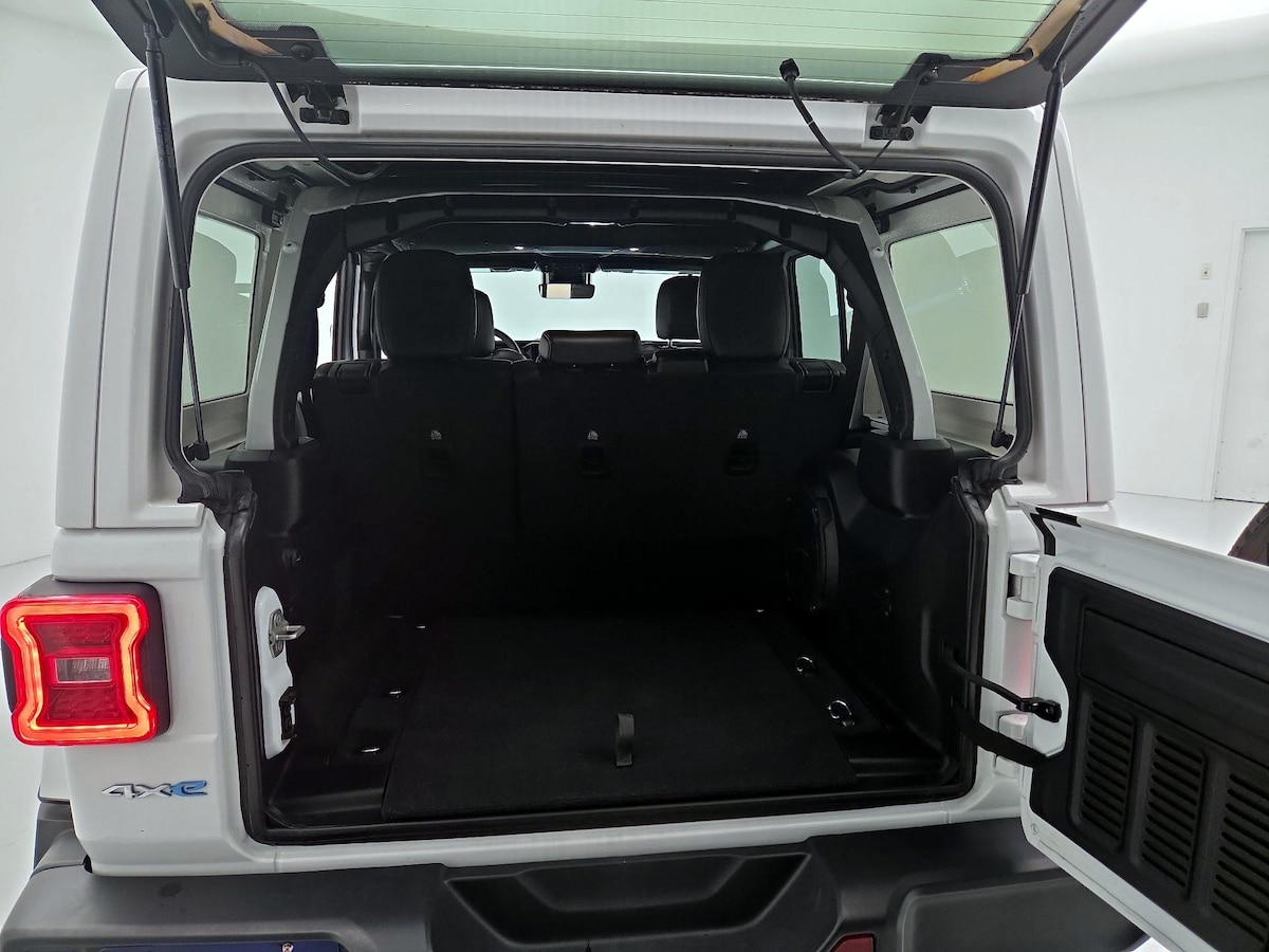 Trunk/Cargo (Seats Up)